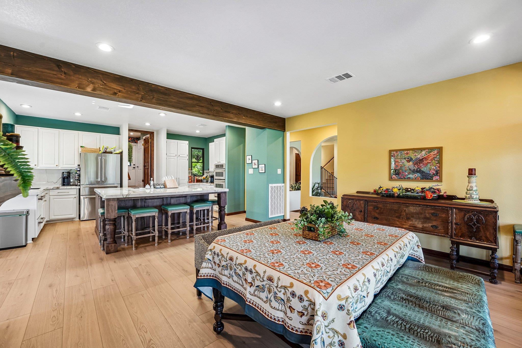 100 MESA Dr, Wimberley, TX 78676