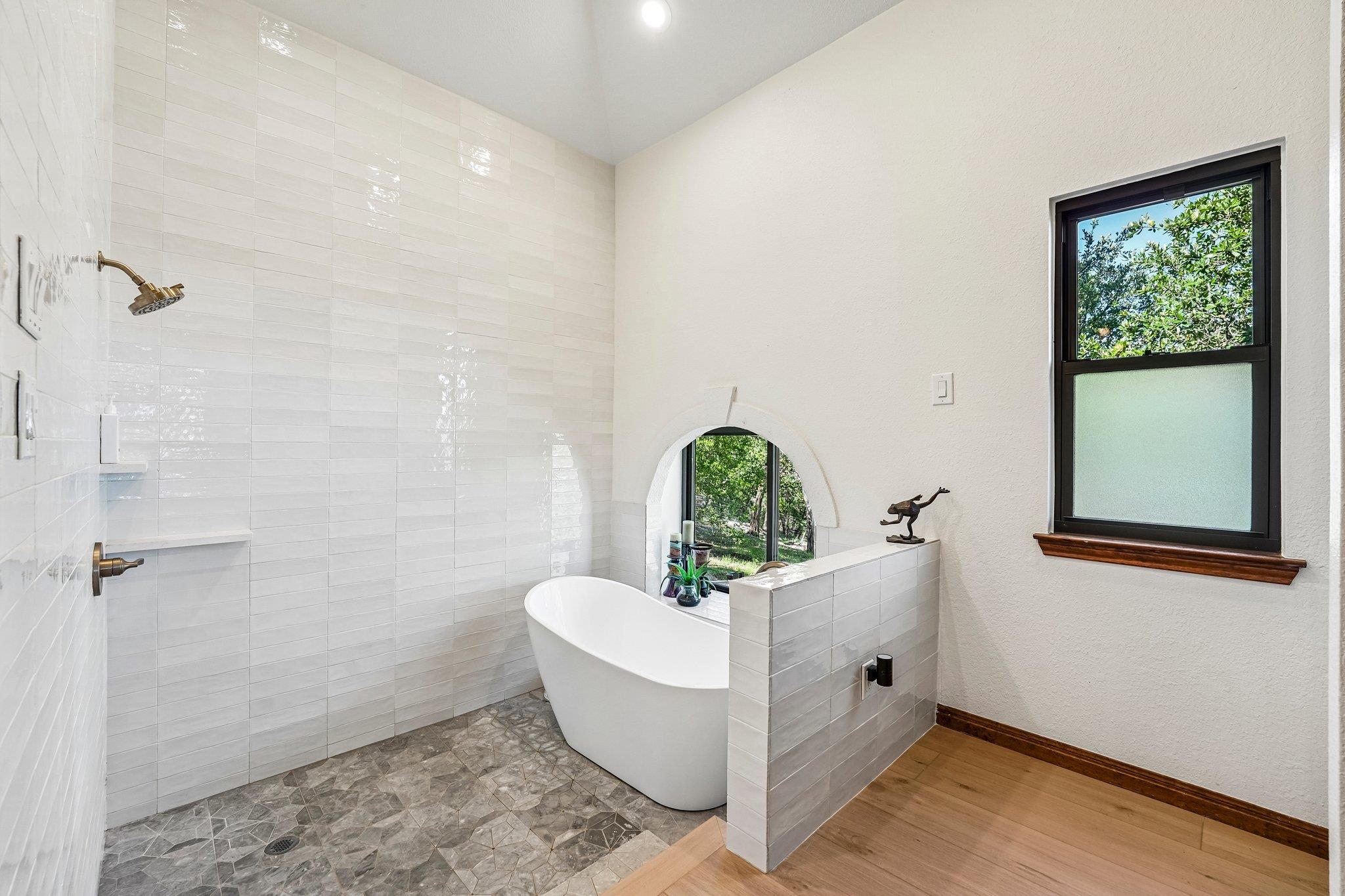 100 MESA Dr, Wimberley, TX 78676