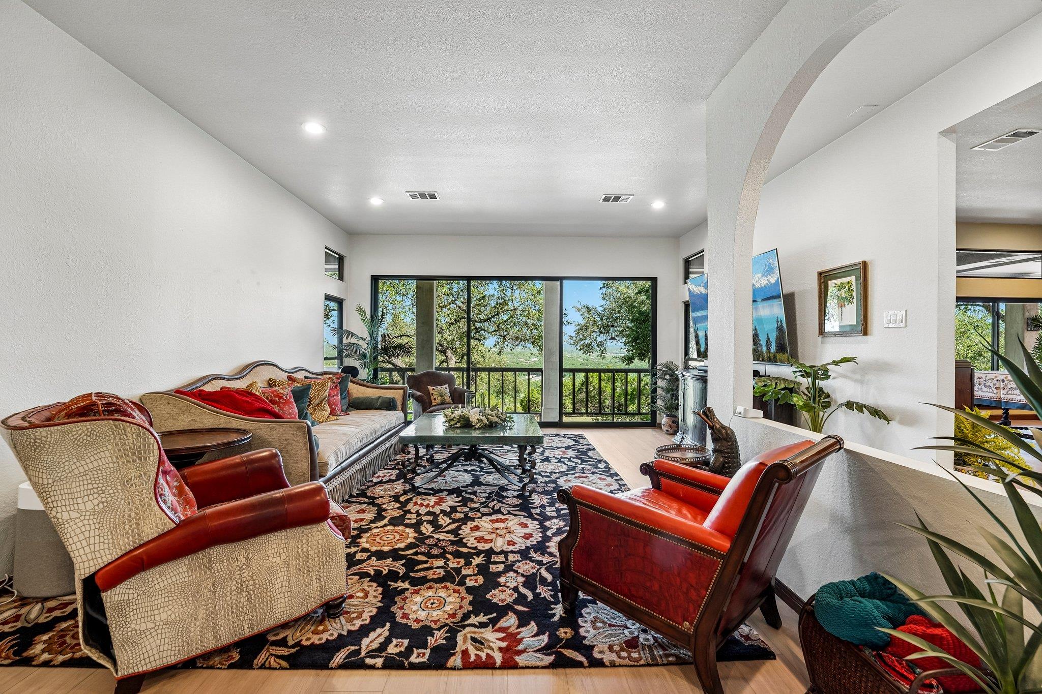 100 MESA Dr, Wimberley, TX 78676