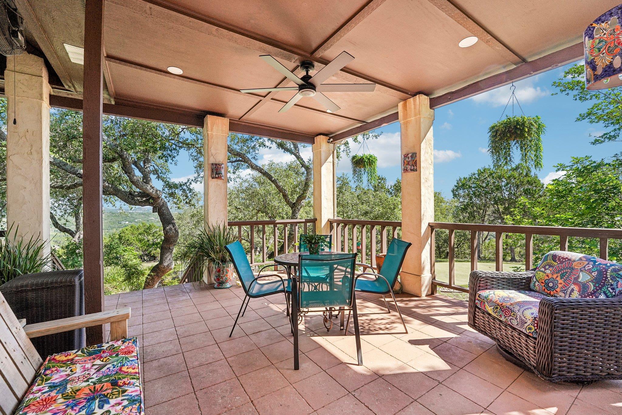 100 MESA Dr, Wimberley, TX 78676