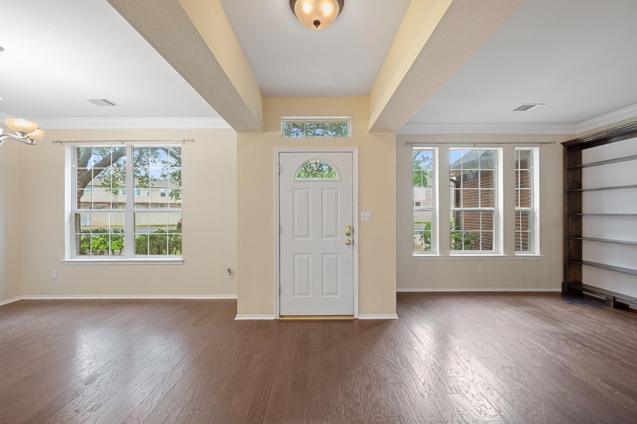 2305 Little Elm Trl, Cedar Park, TX 78613