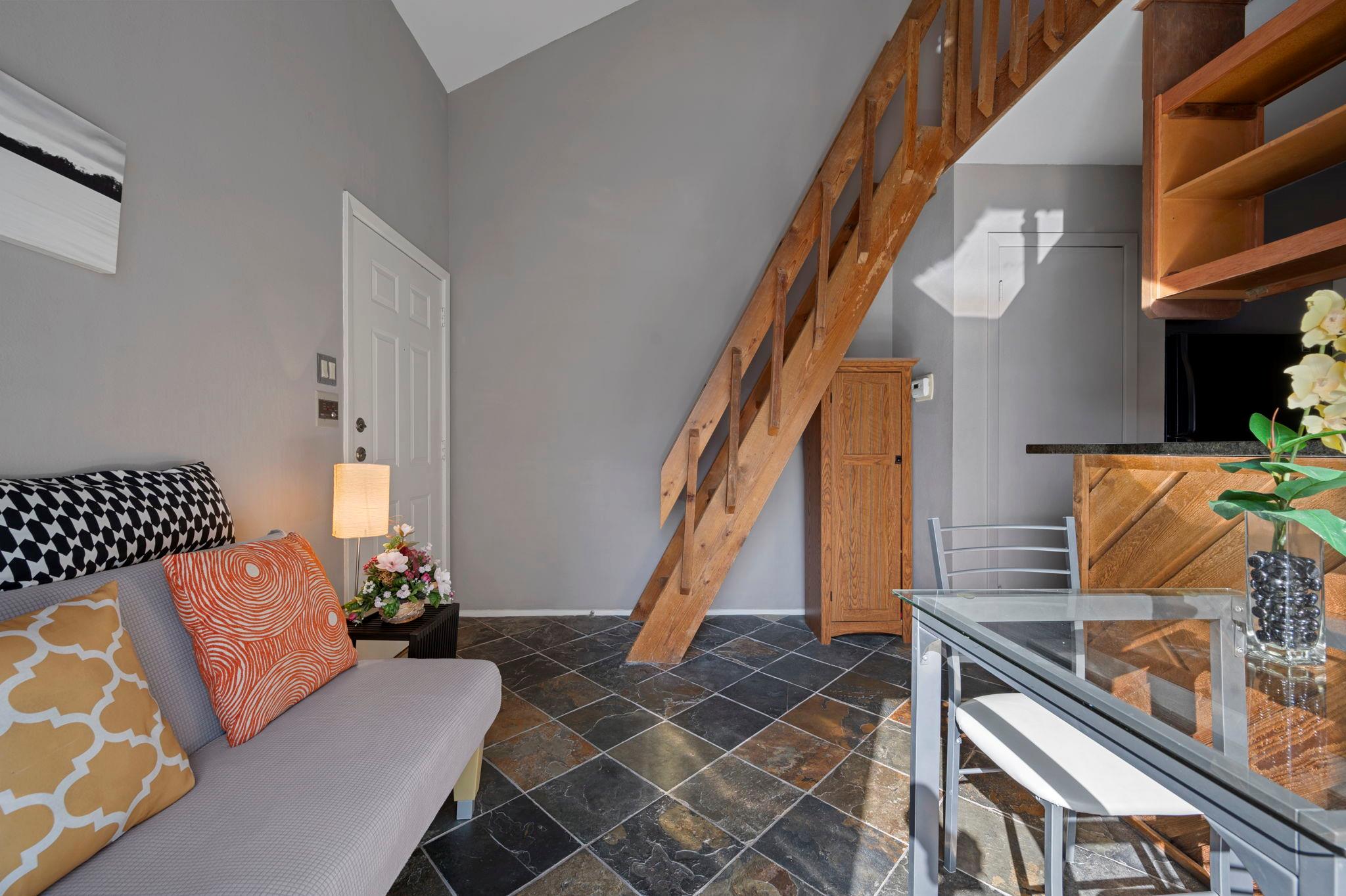 2210 Pearl St # 301, Austin, TX 78705