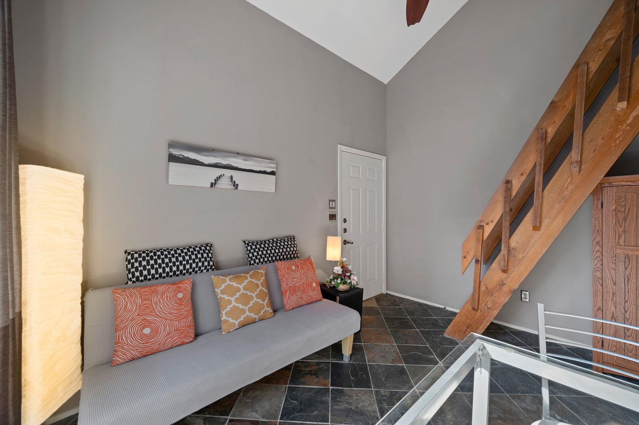 2210 Pearl St # 301, Austin, TX 78705