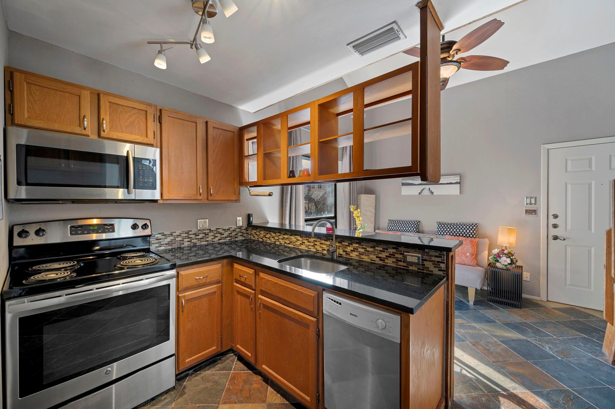2210 Pearl St # 301, Austin, TX 78705