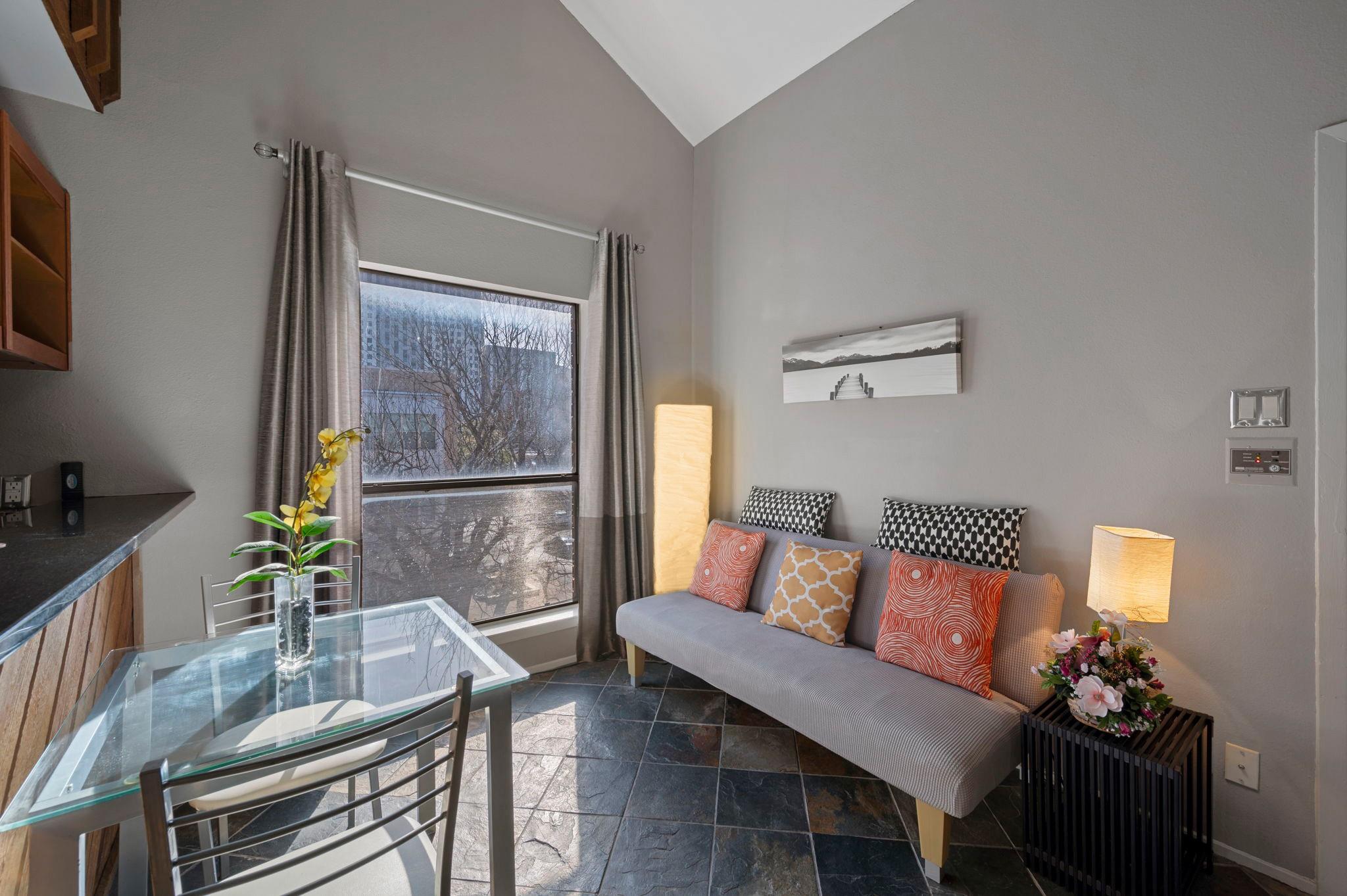 2210 Pearl St # 301, Austin, TX 78705