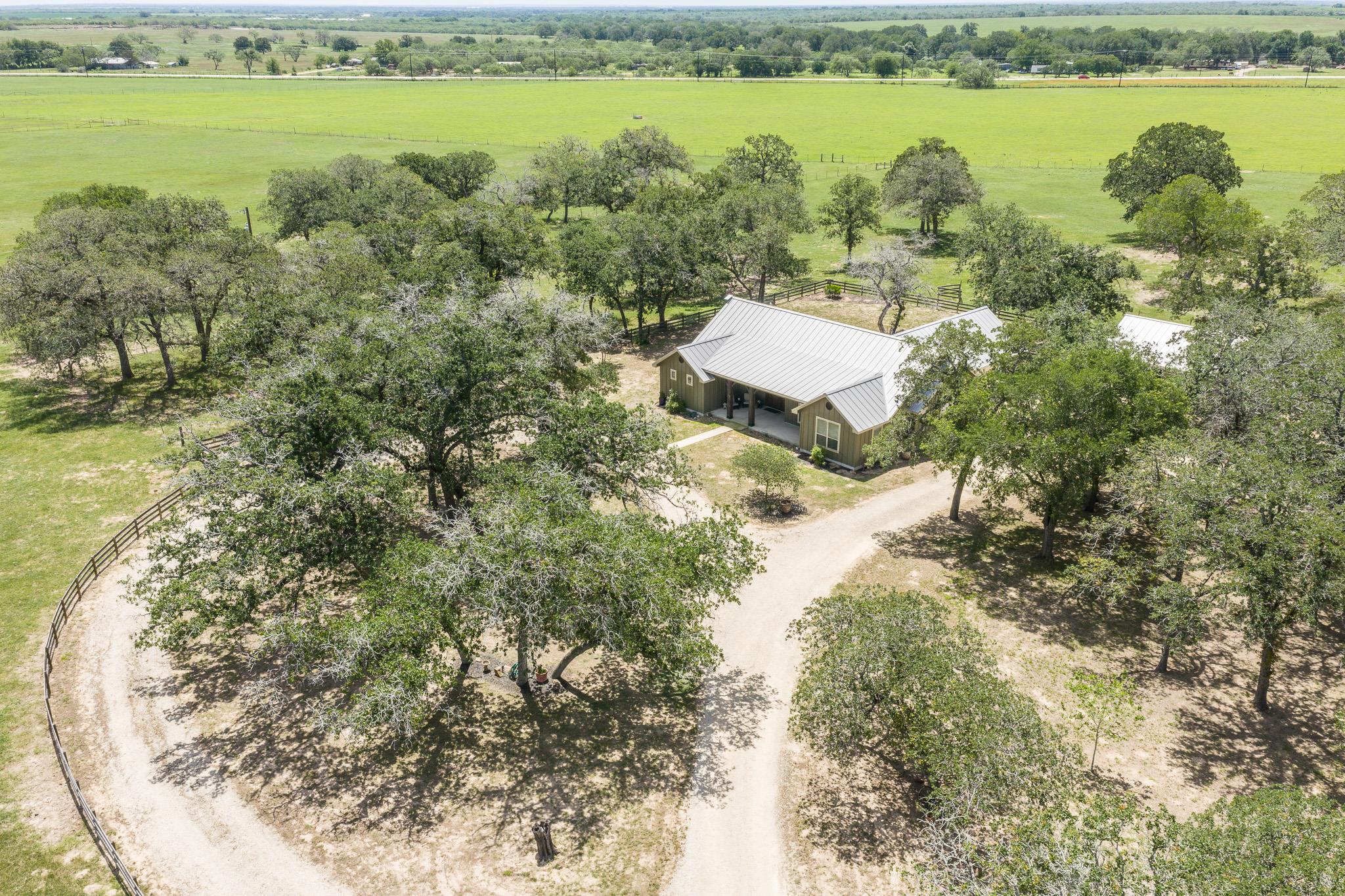 605 Fm 1682, Leesville, TX 78122