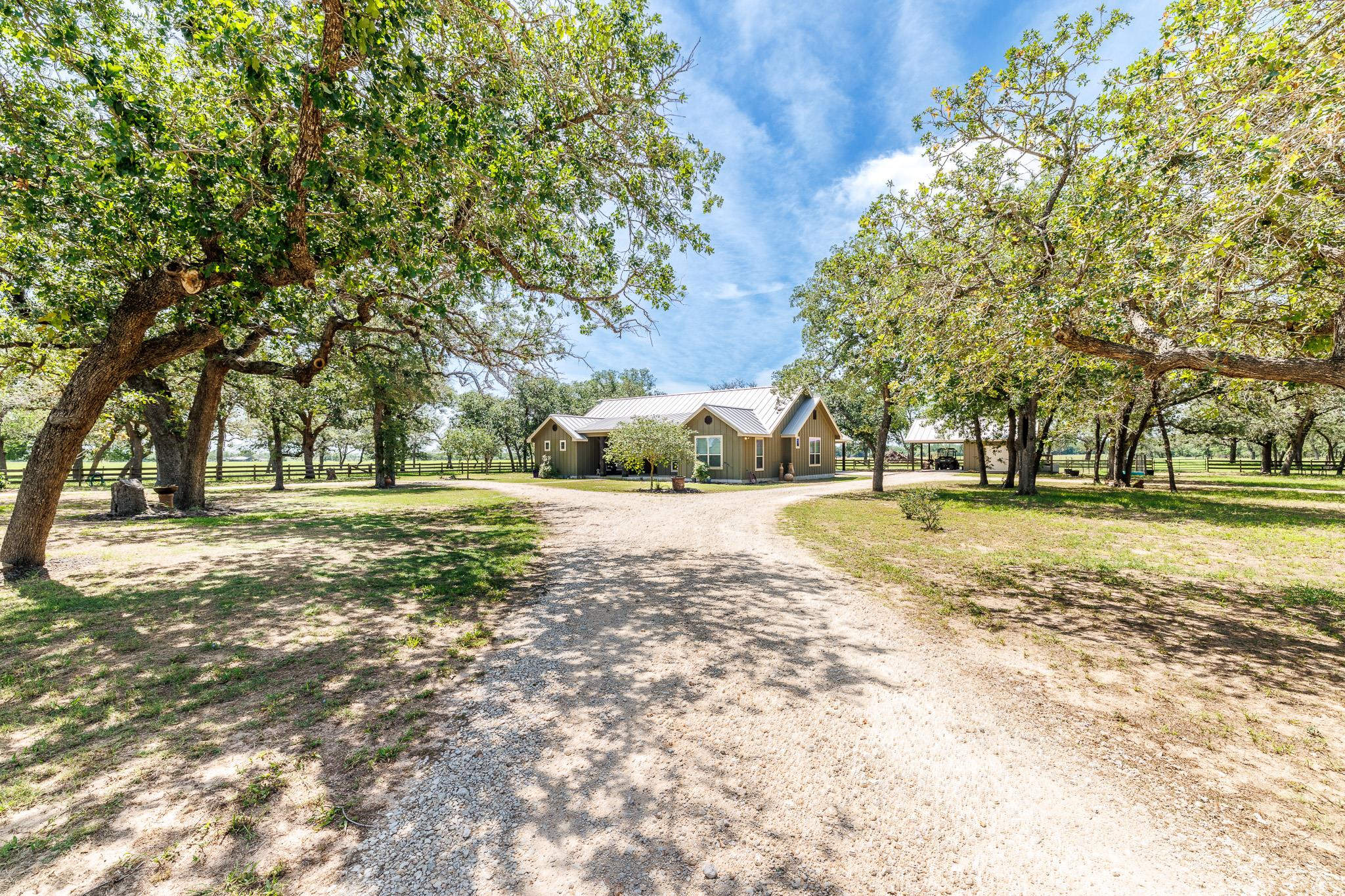 605 Fm 1682, Leesville, TX 78122
