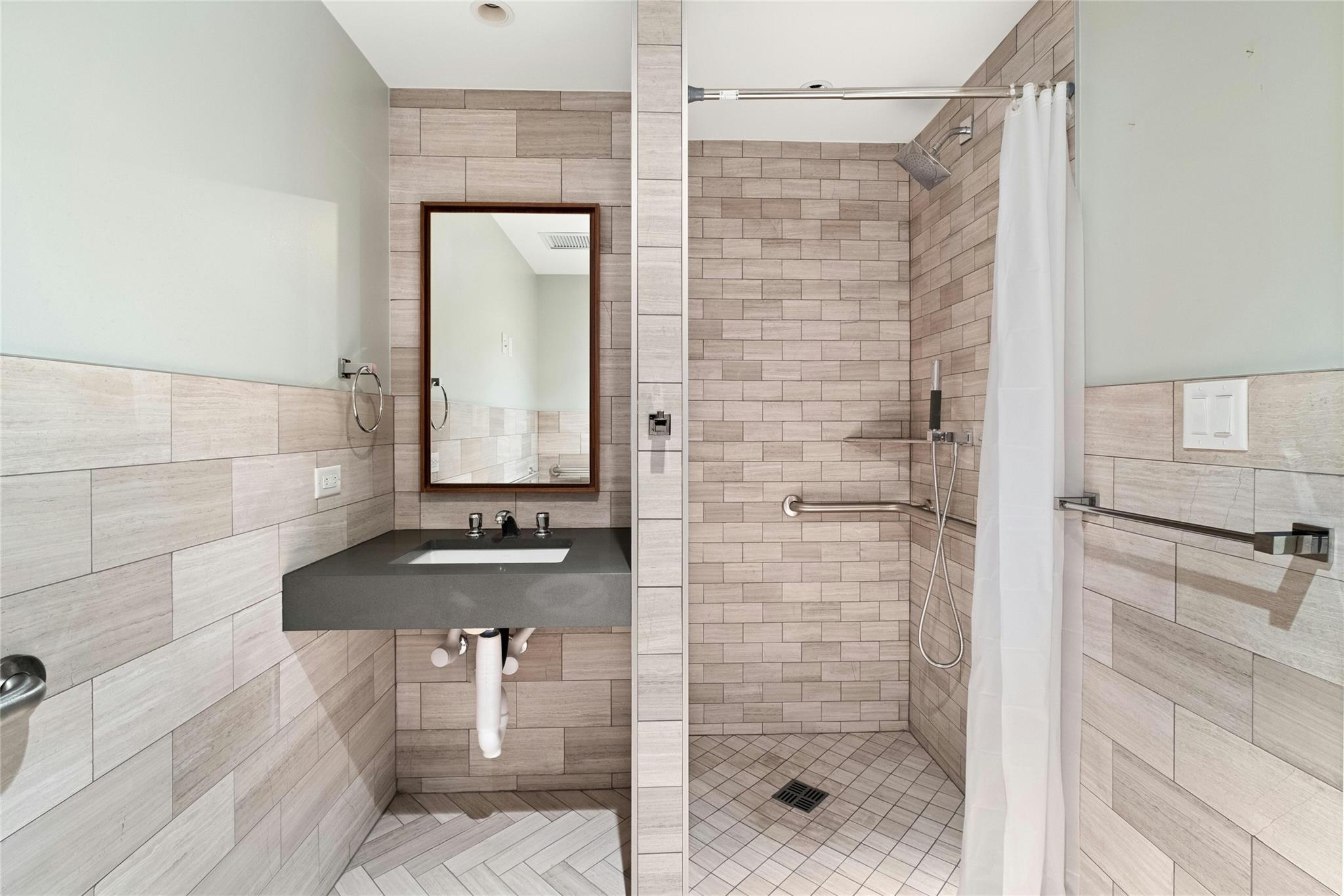 200 Congress Ave # 903, Austin, TX 78701