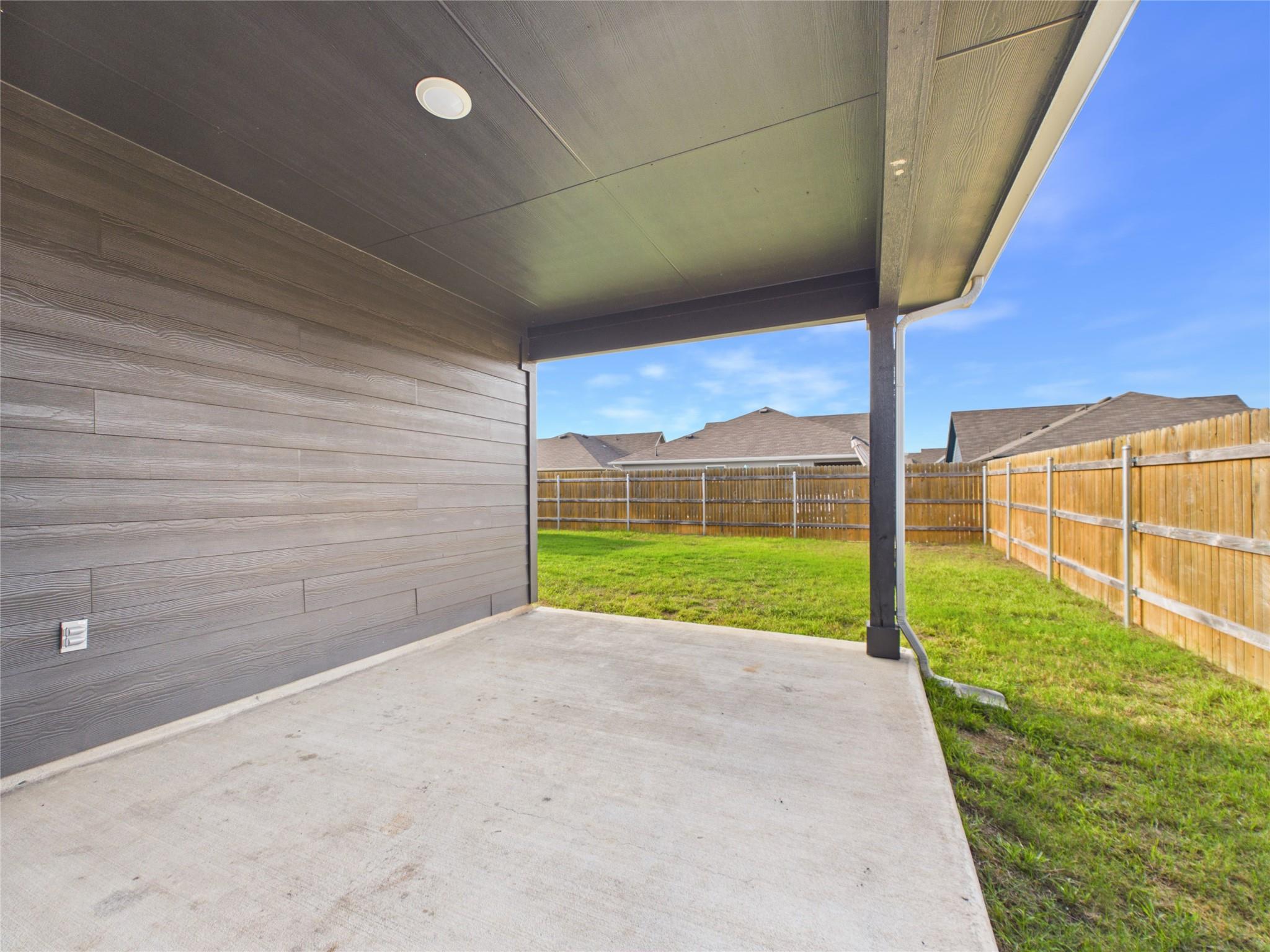 1012 BETSY DR Dr, Seguin, TX 78155