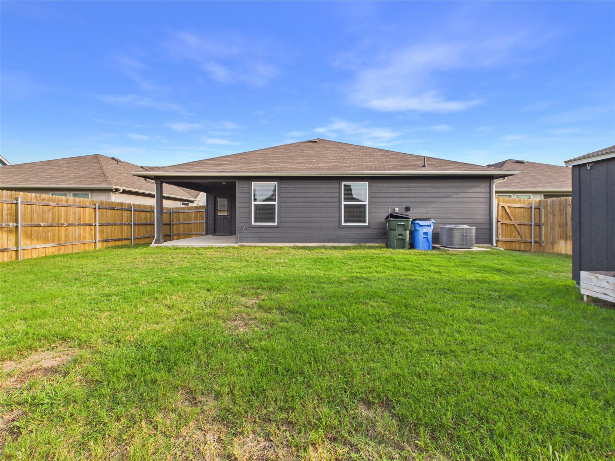 1012 BETSY DR Dr, Seguin, TX 78155