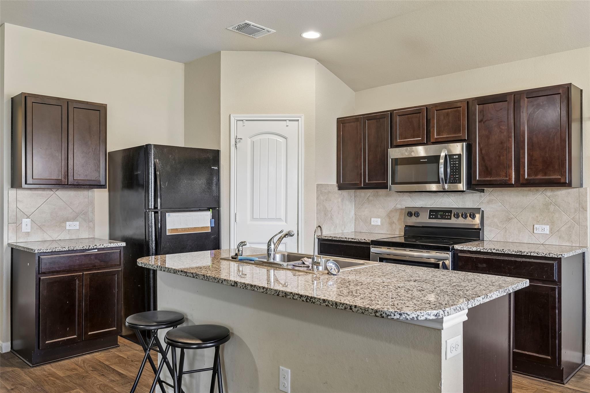 109 San Bernard Trl, Hutto, TX 78634