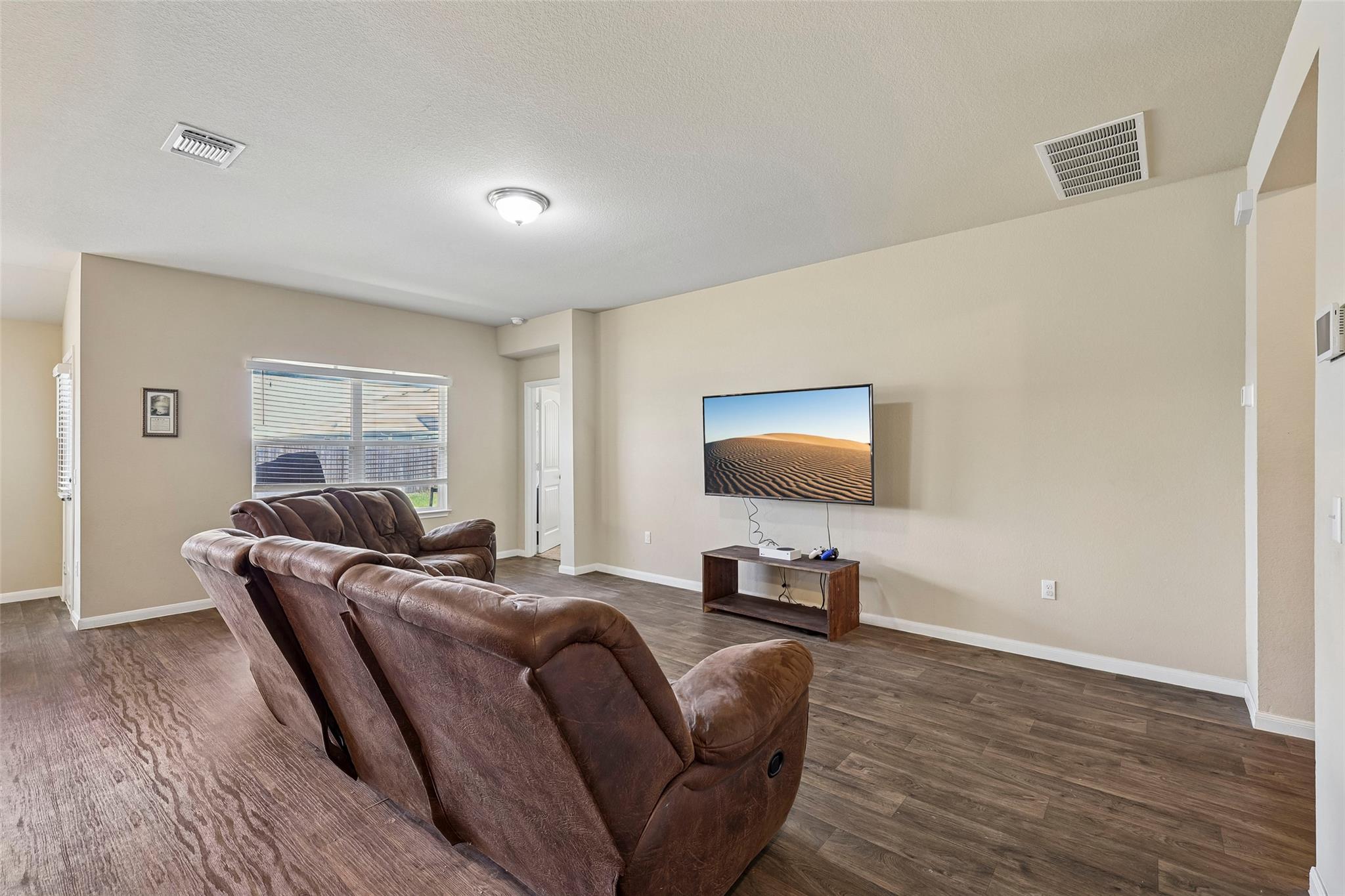 109 San Bernard Trl, Hutto, TX 78634