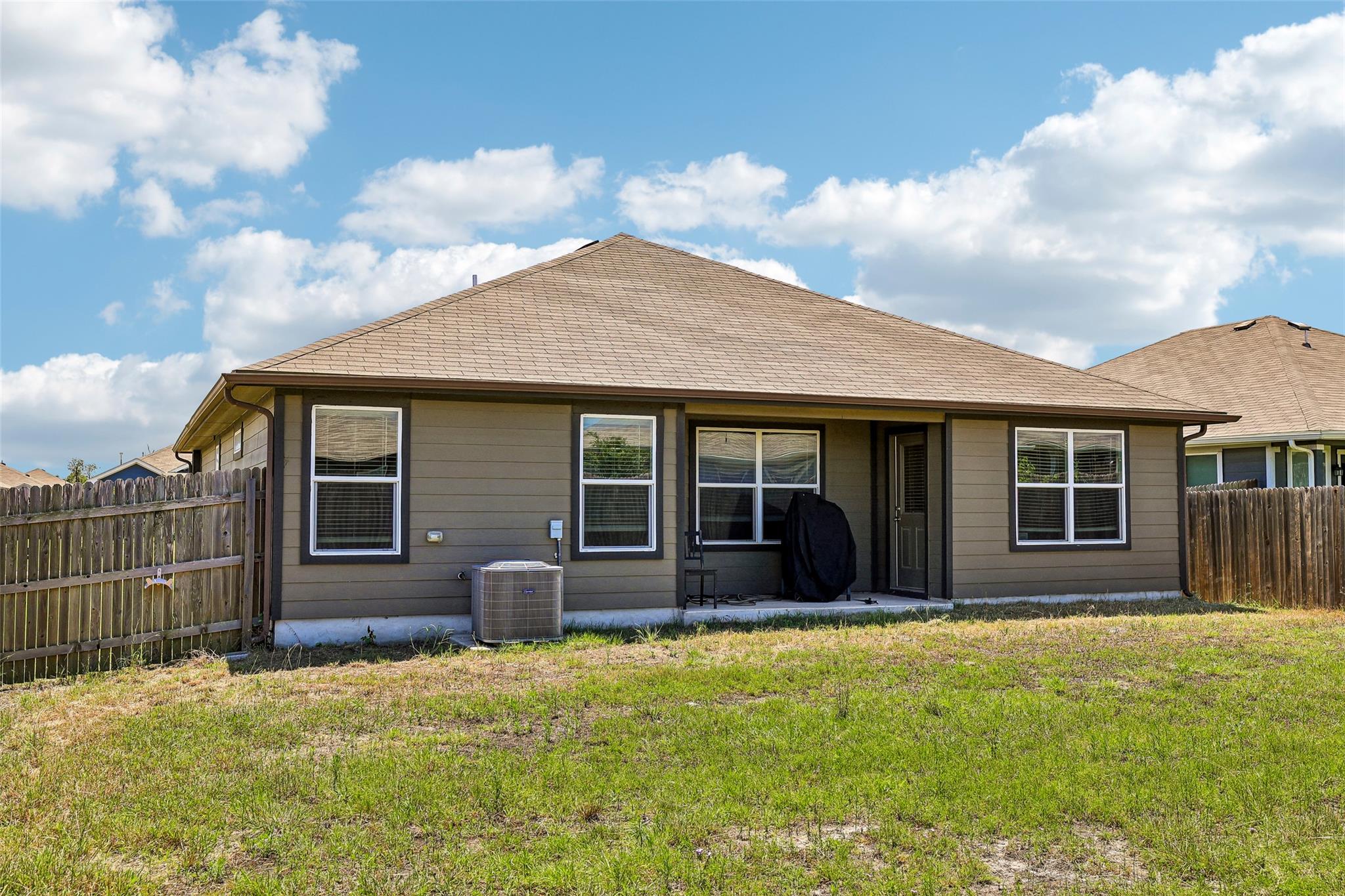 109 San Bernard Trl, Hutto, TX 78634