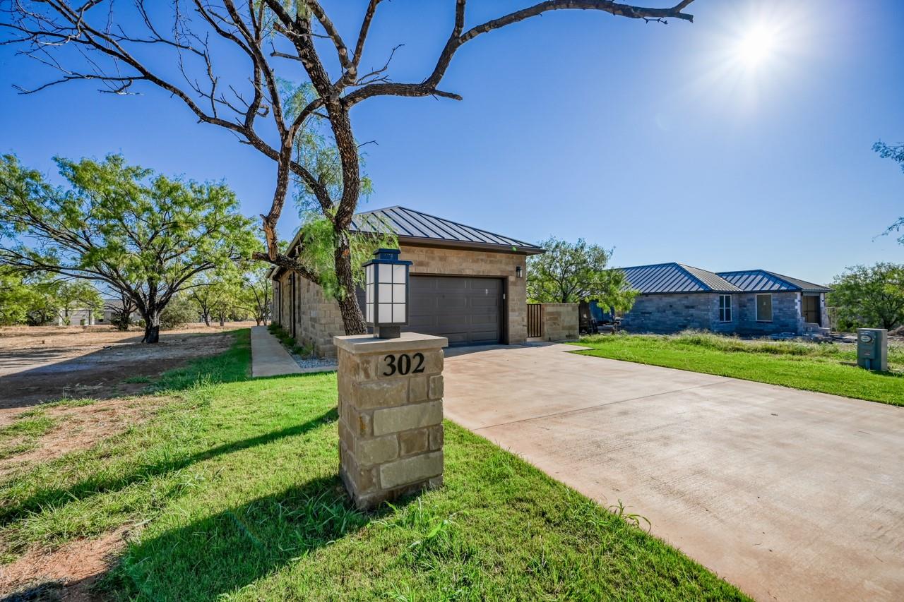 302 Parallel Cir, Horseshoe Bay, TX 78657