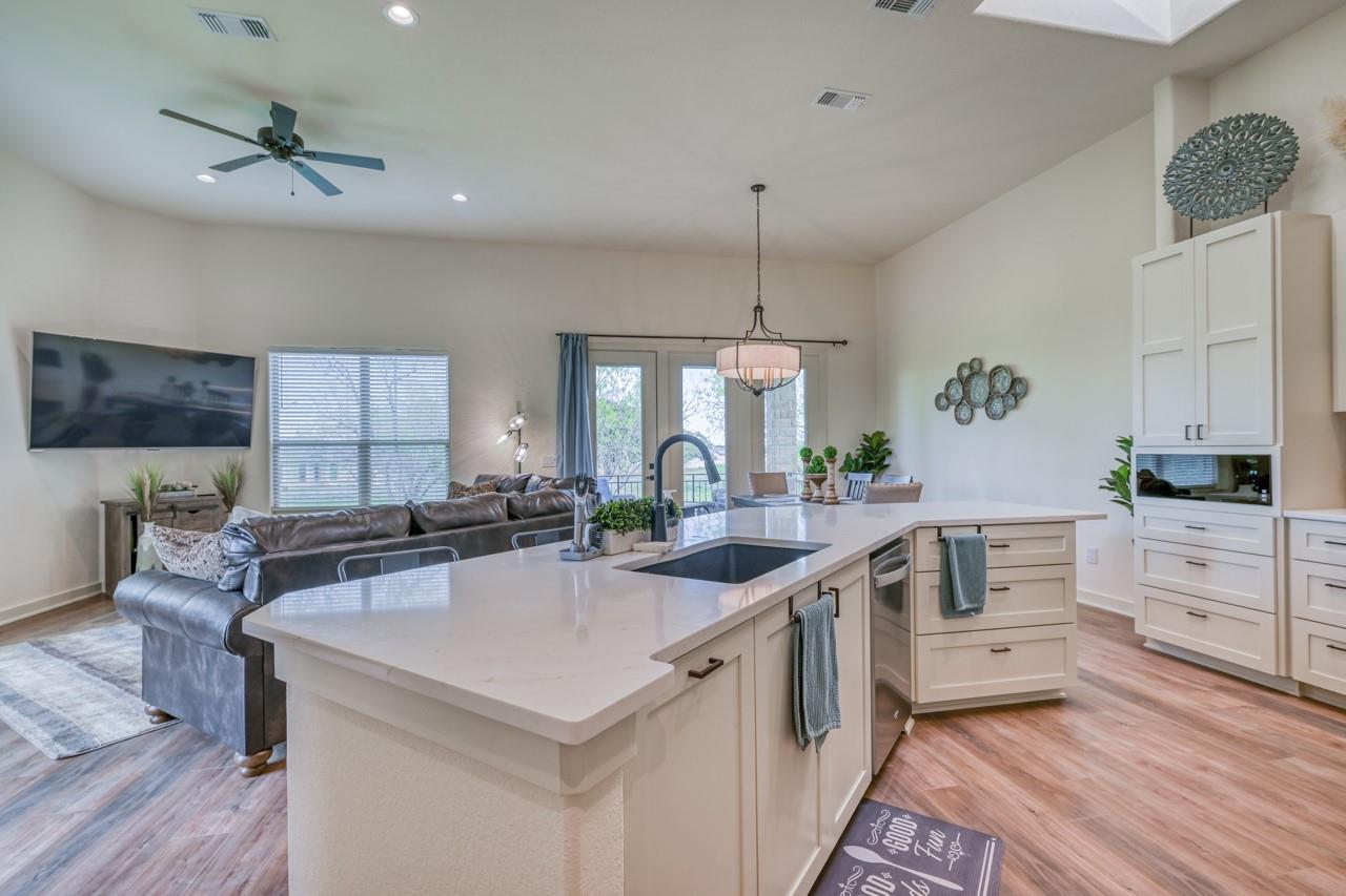 302 Parallel Cir, Horseshoe Bay, TX 78657