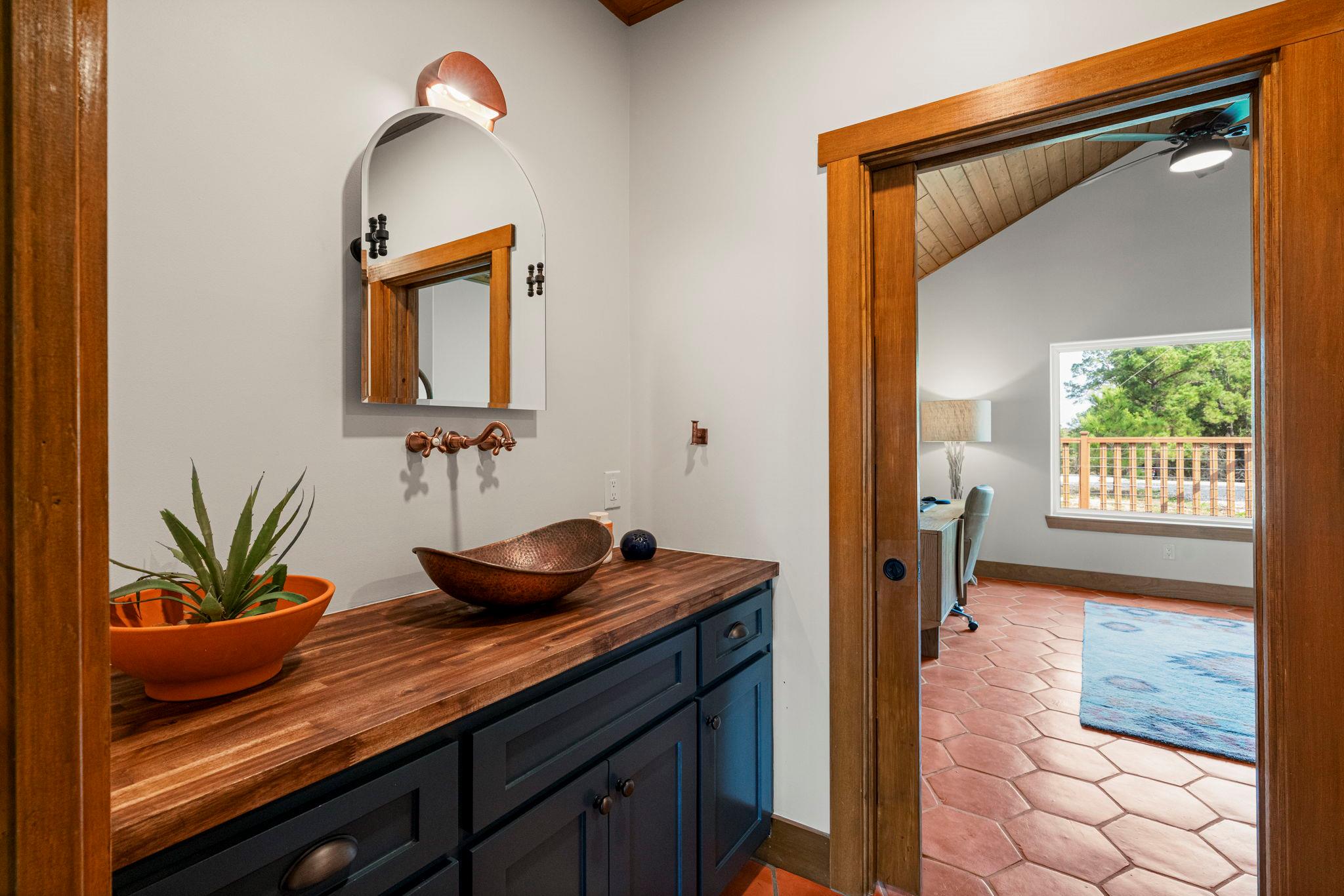 122 Mokolii Ct, Bastrop, TX 78602