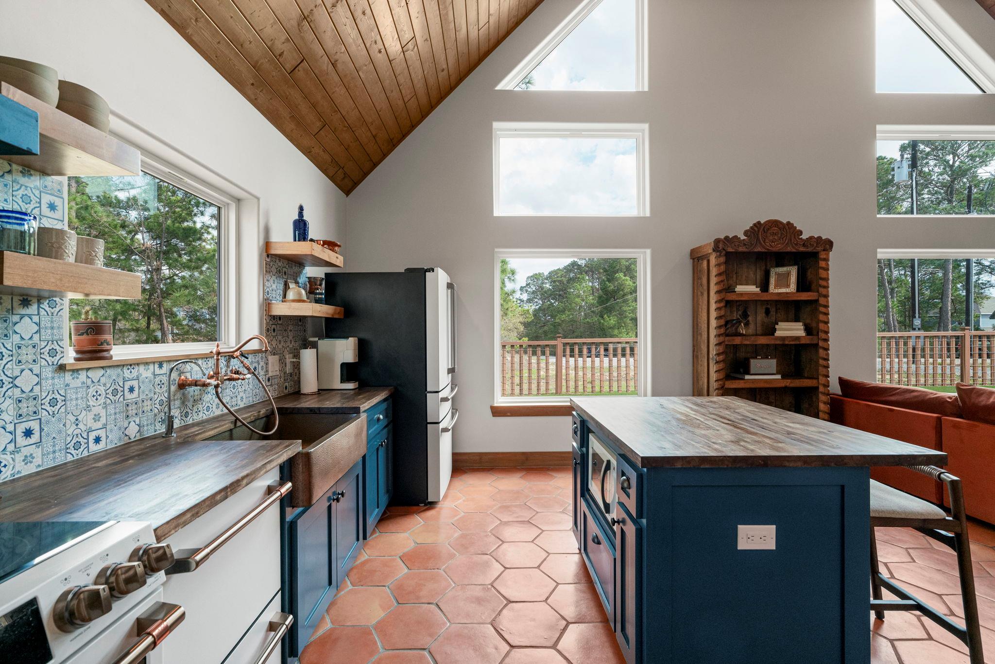 122 Mokolii Ct, Bastrop, TX 78602