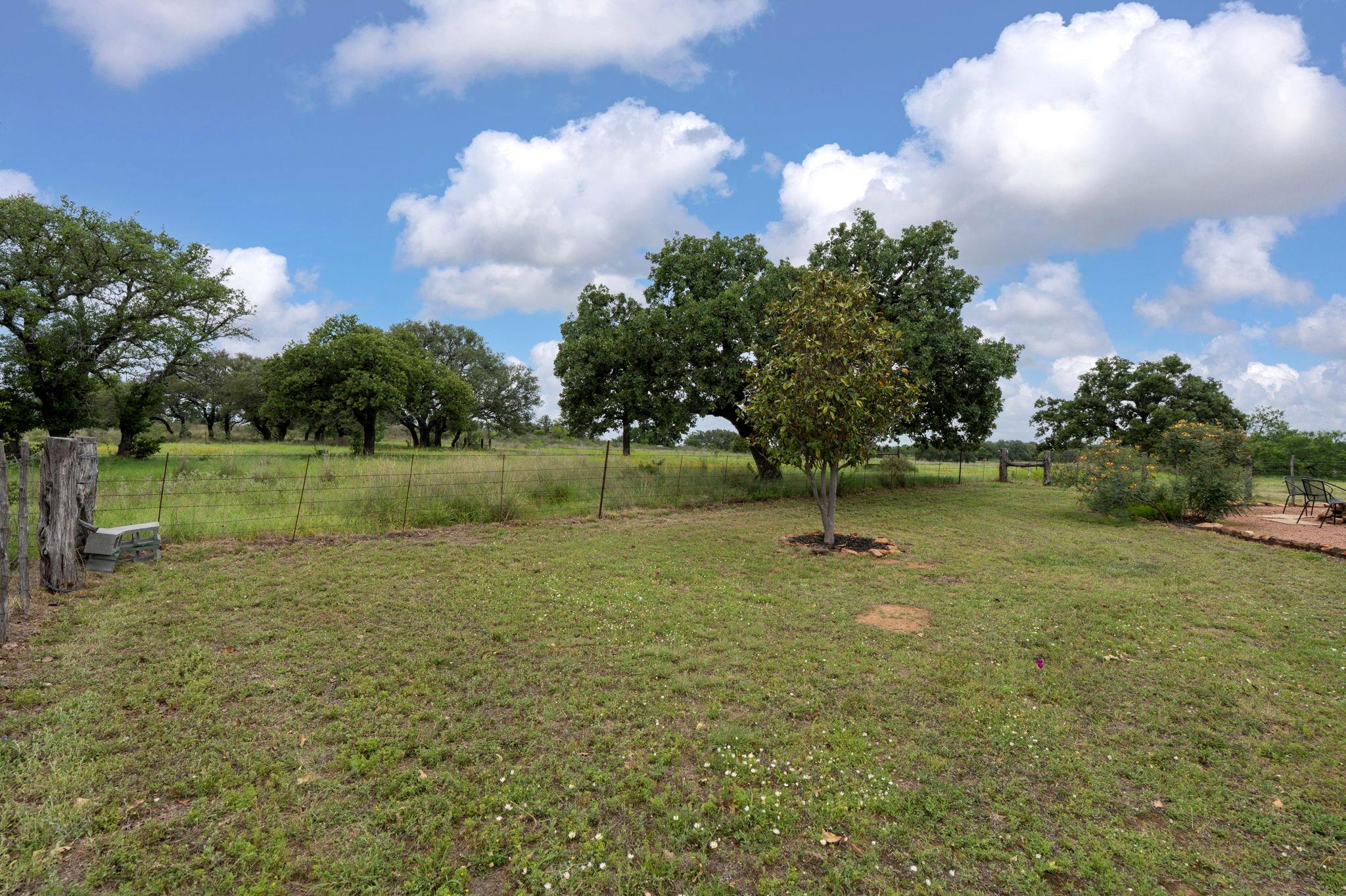 225 Ischar Ln, Mason, TX 76856