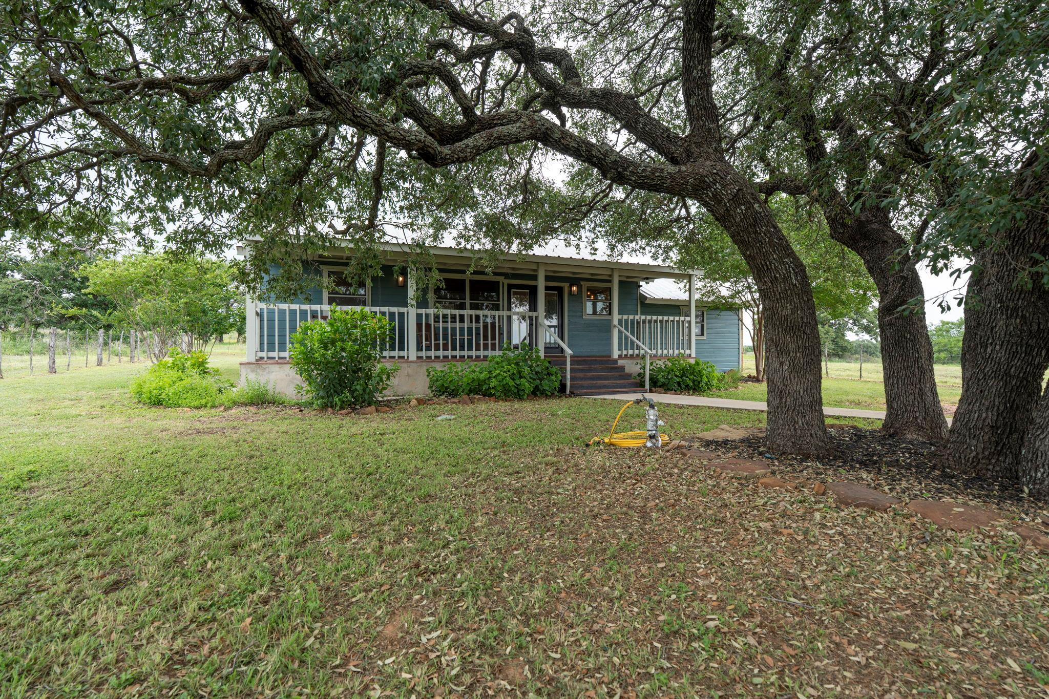 225 Ischar Ln, Mason, TX 76856