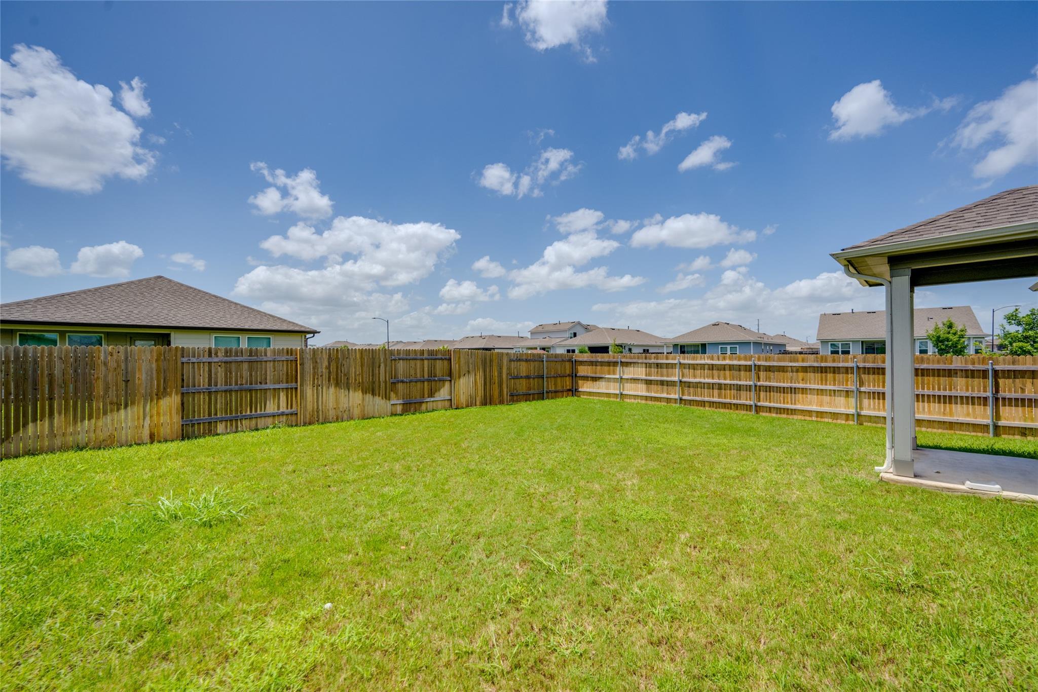 102 Rainmaker Cv, Bastrop, TX 78602