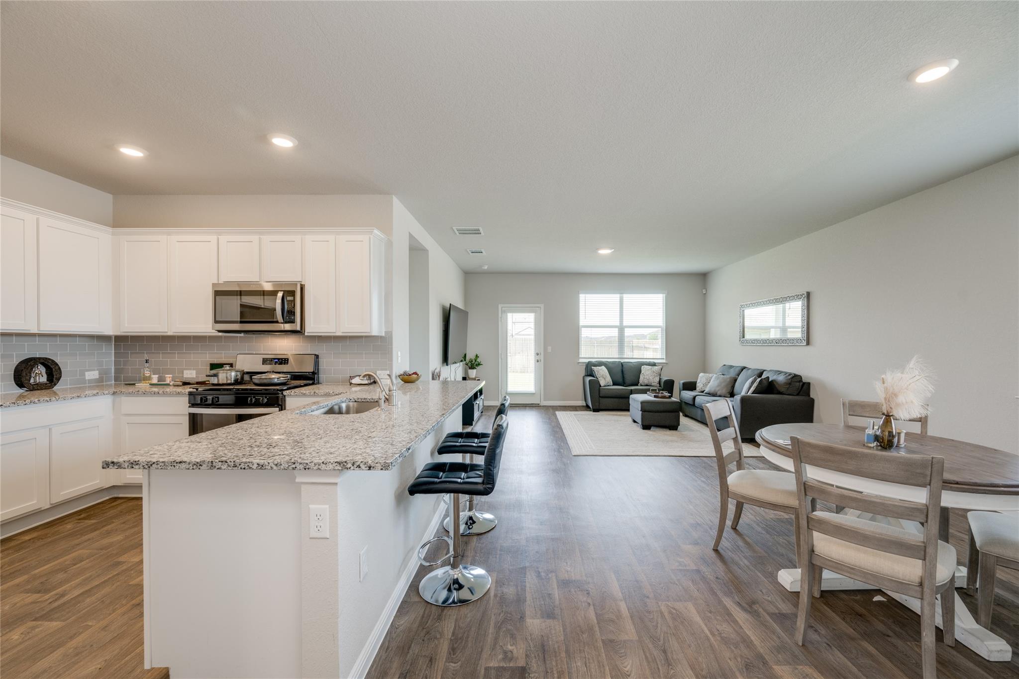 102 Rainmaker Cv, Bastrop, TX 78602
