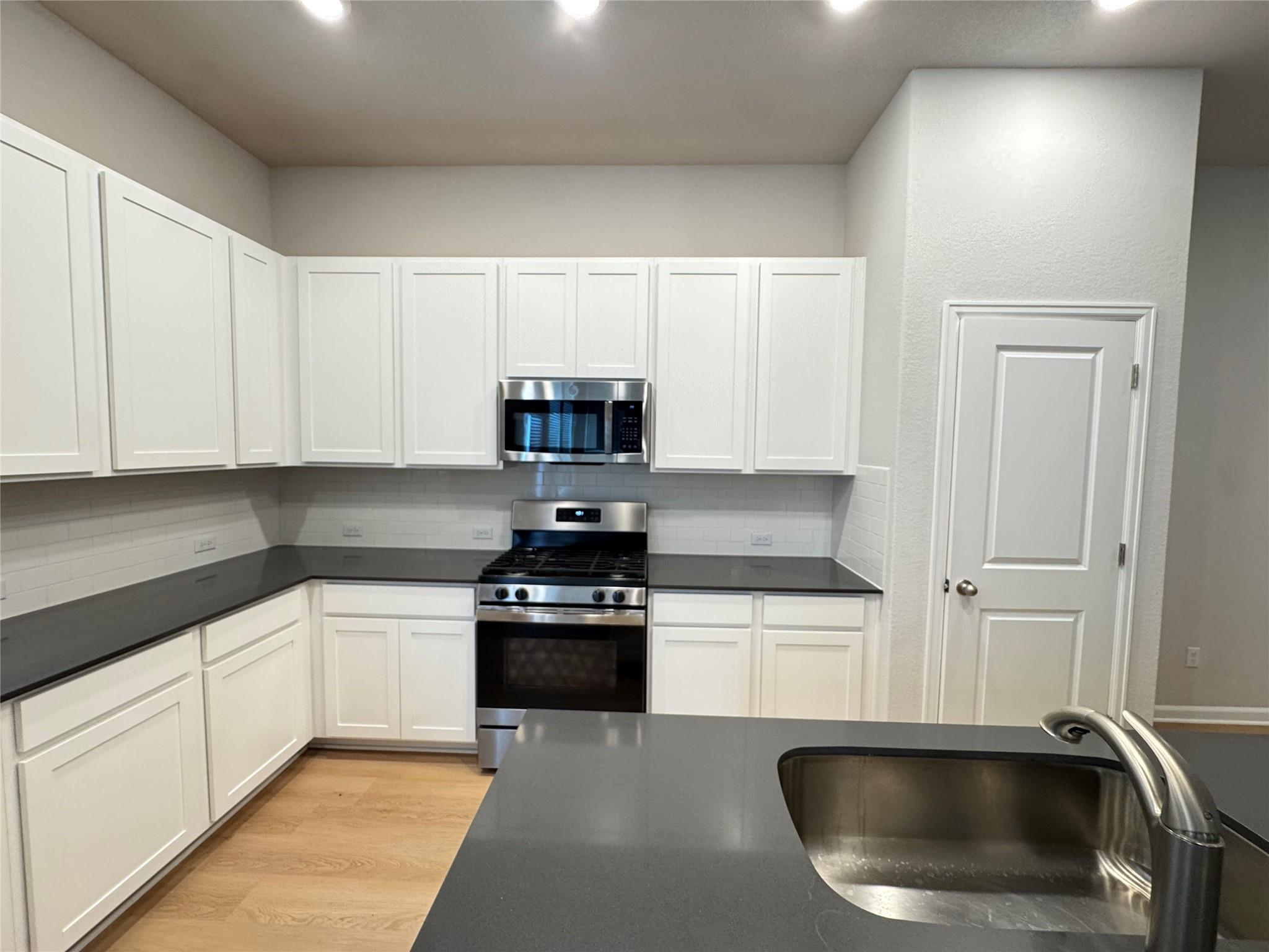 3000 Chisholm Trail Rd # 3, Round Rock, TX 78681