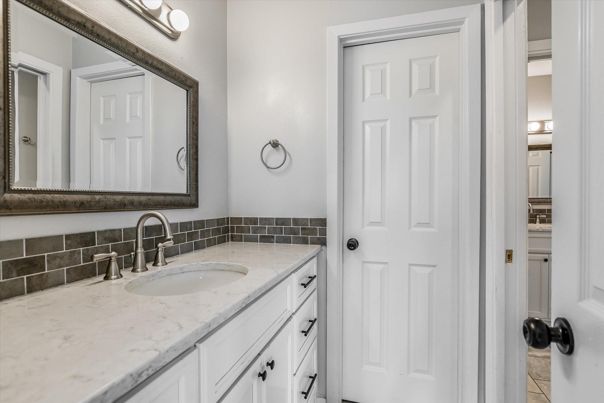 100 Lido Cir # G1, Lakeway, TX 78734