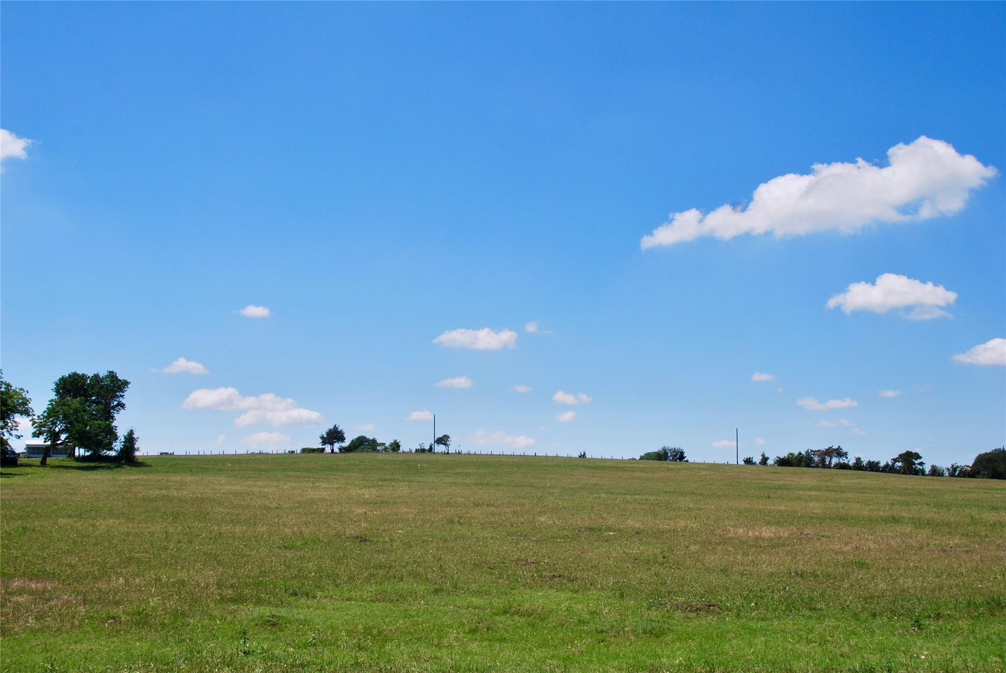 1070 Muehr Rd, Weimar, TX 78962