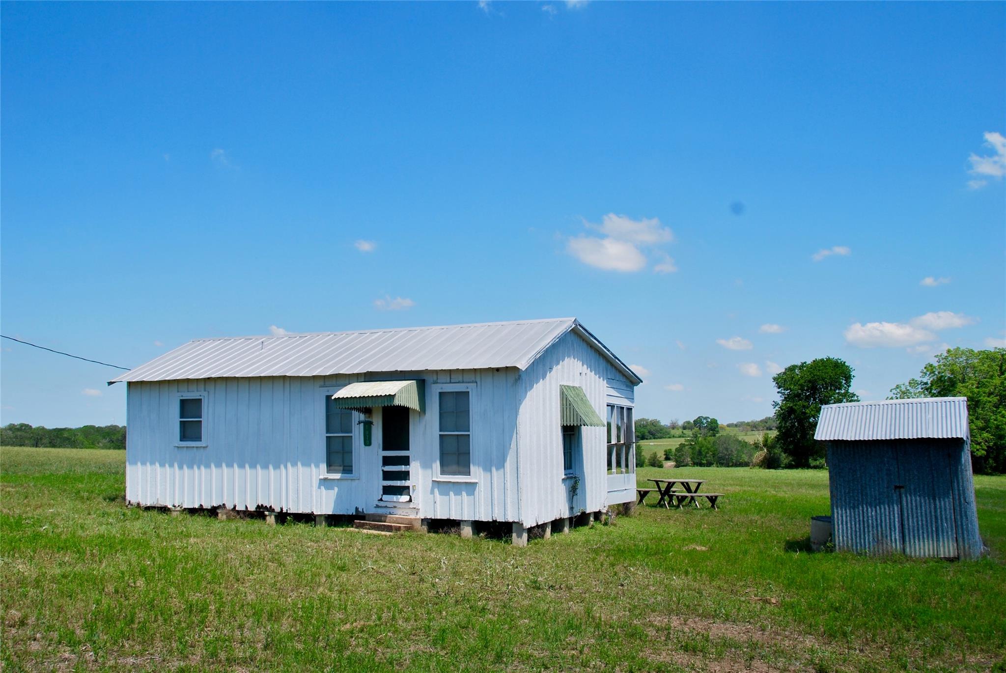 1070 Muehr Rd, Weimar, TX 78962