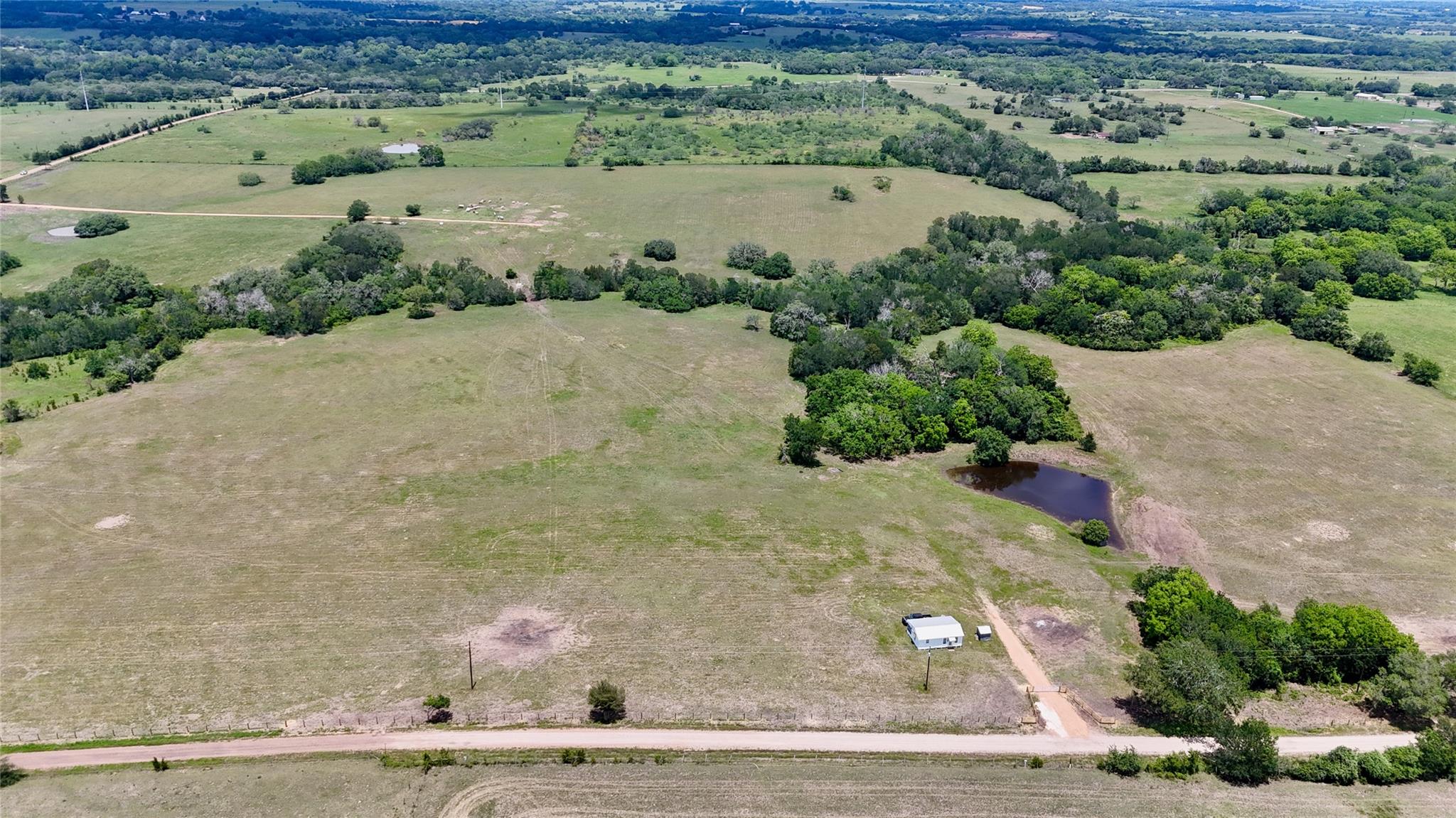 1070 Muehr Rd, Weimar, TX 78962