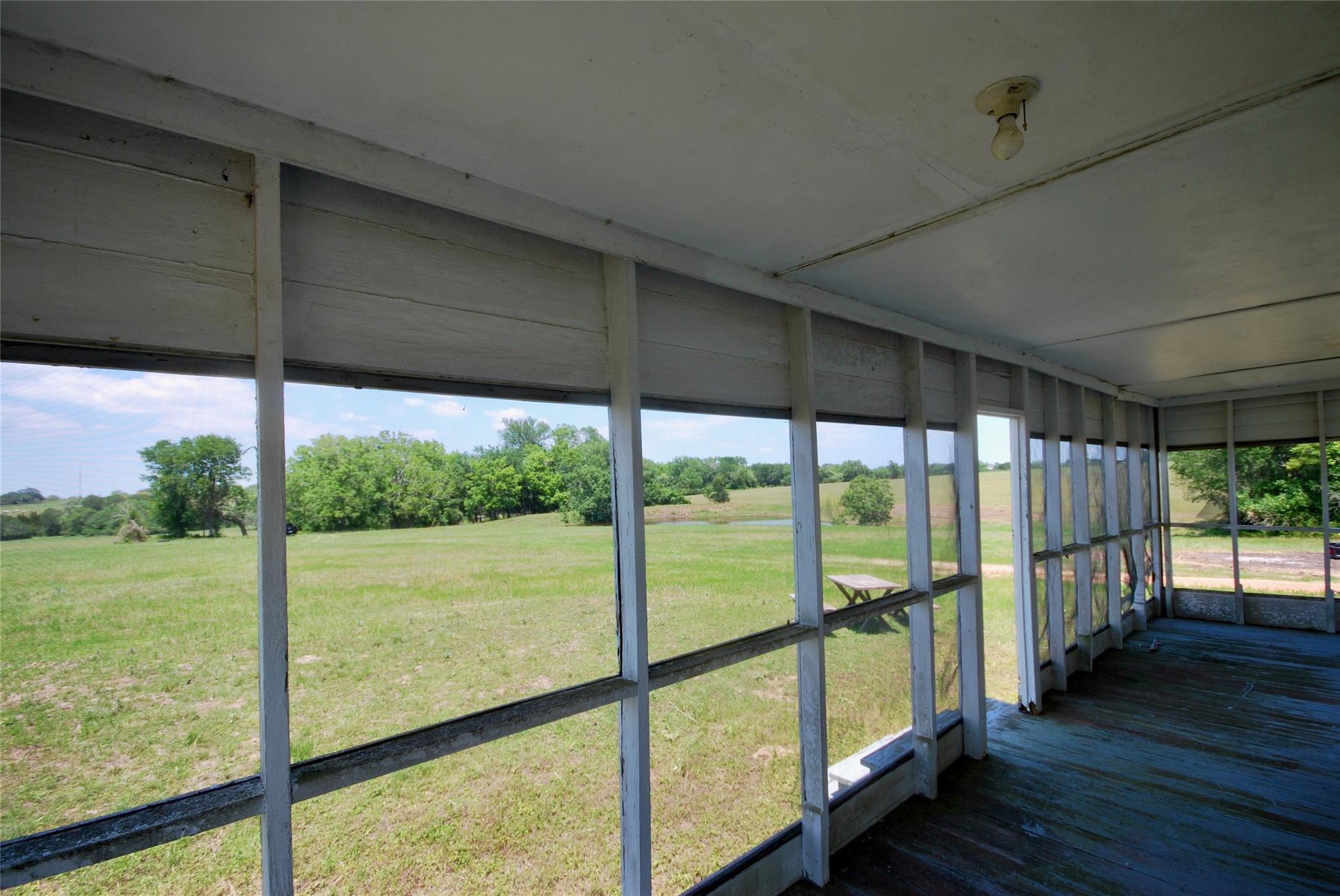 1070 Muehr Rd, Weimar, TX 78962