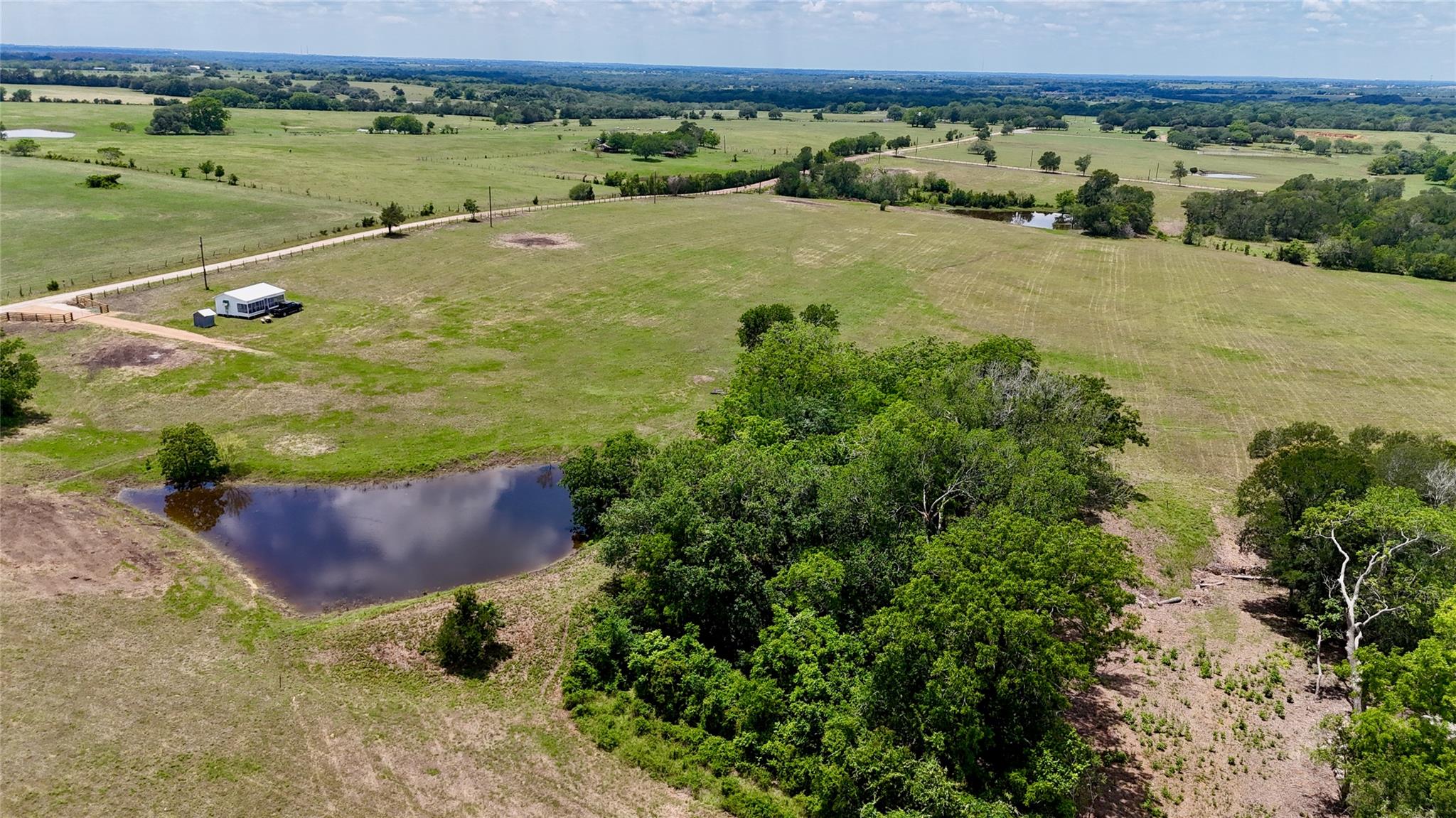 1070 Muehr Rd, Weimar, TX 78962