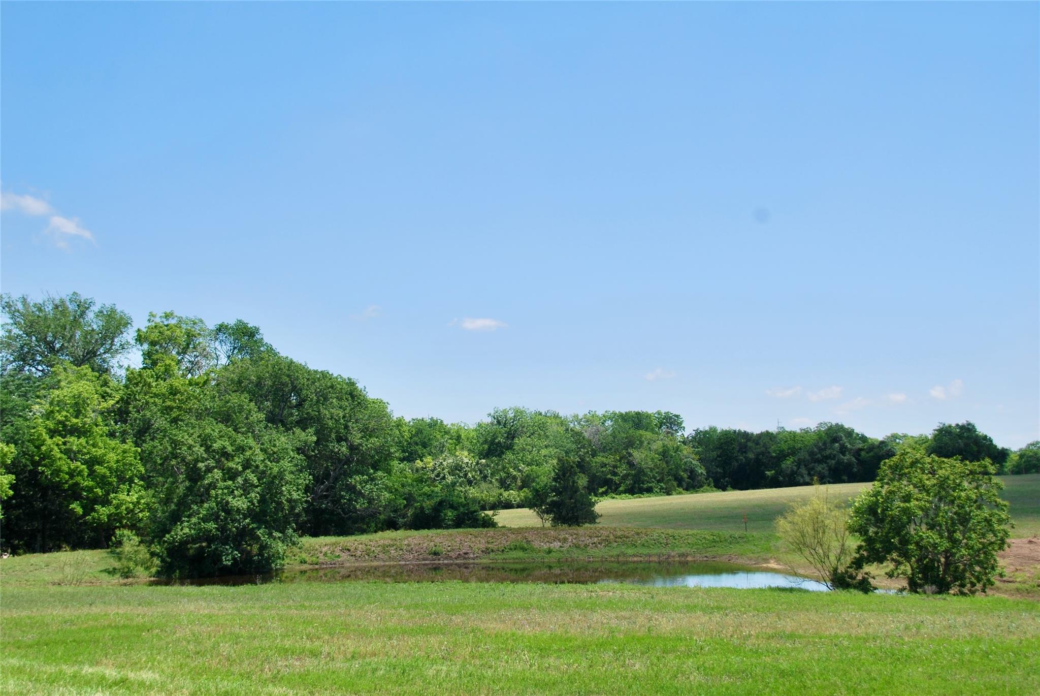 1070 Muehr Rd, Weimar, TX 78962