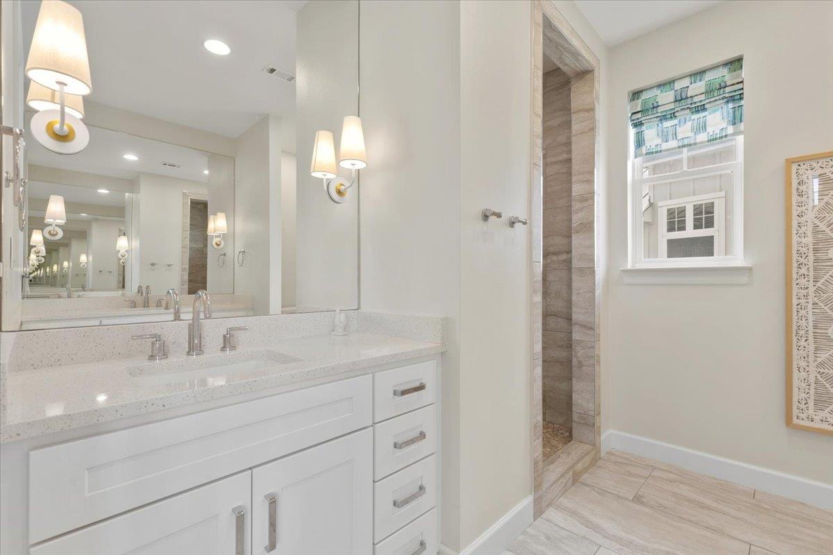 208 Marina Blf, Kingsland, TX 78639