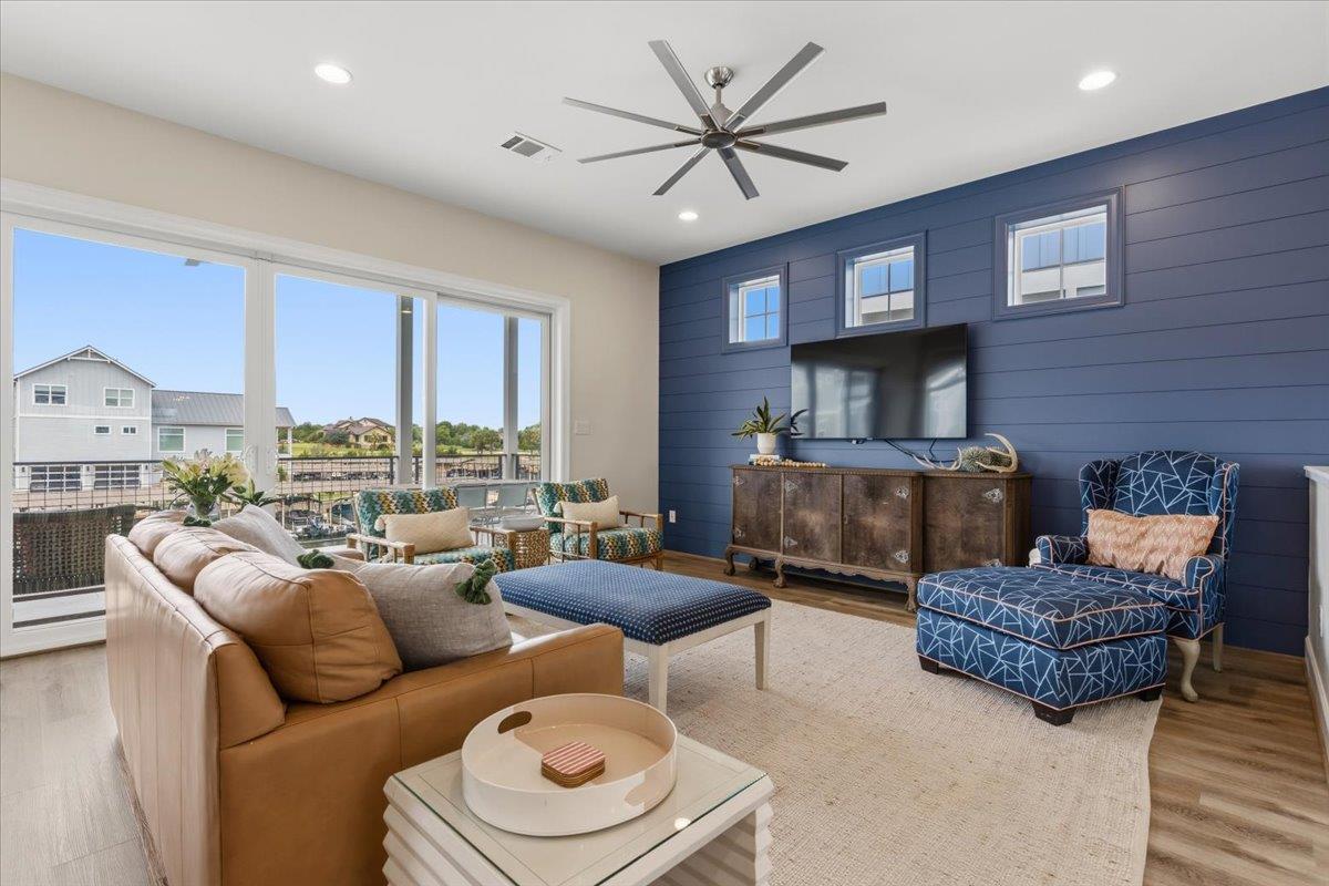 208 Marina Blf, Kingsland, TX 78639