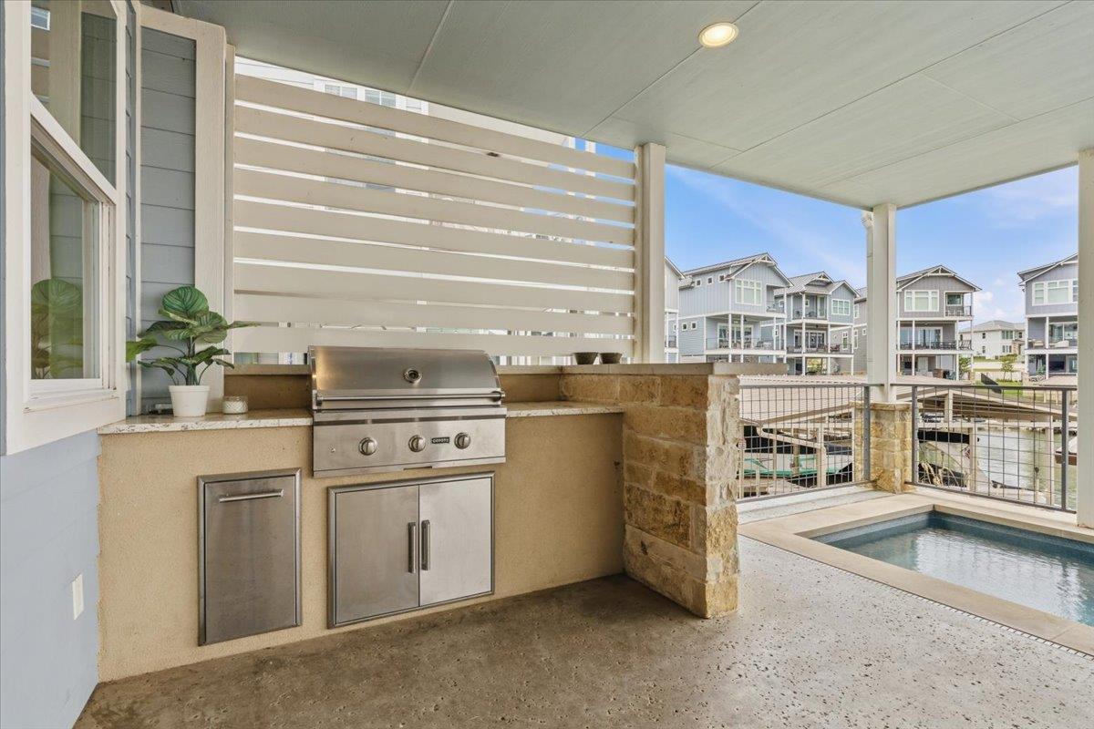 208 Marina Blf, Kingsland, TX 78639