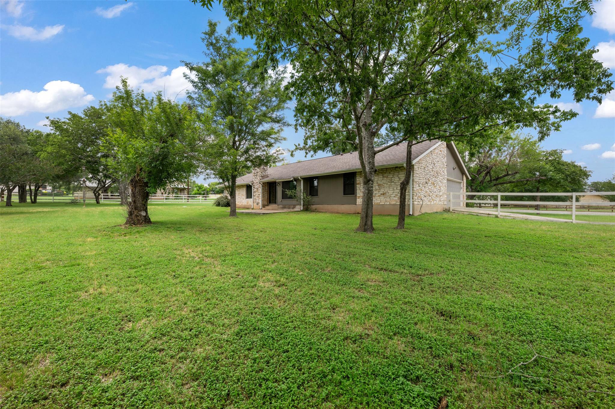 1600 Pin Oak Ln, Round Rock, TX 78681