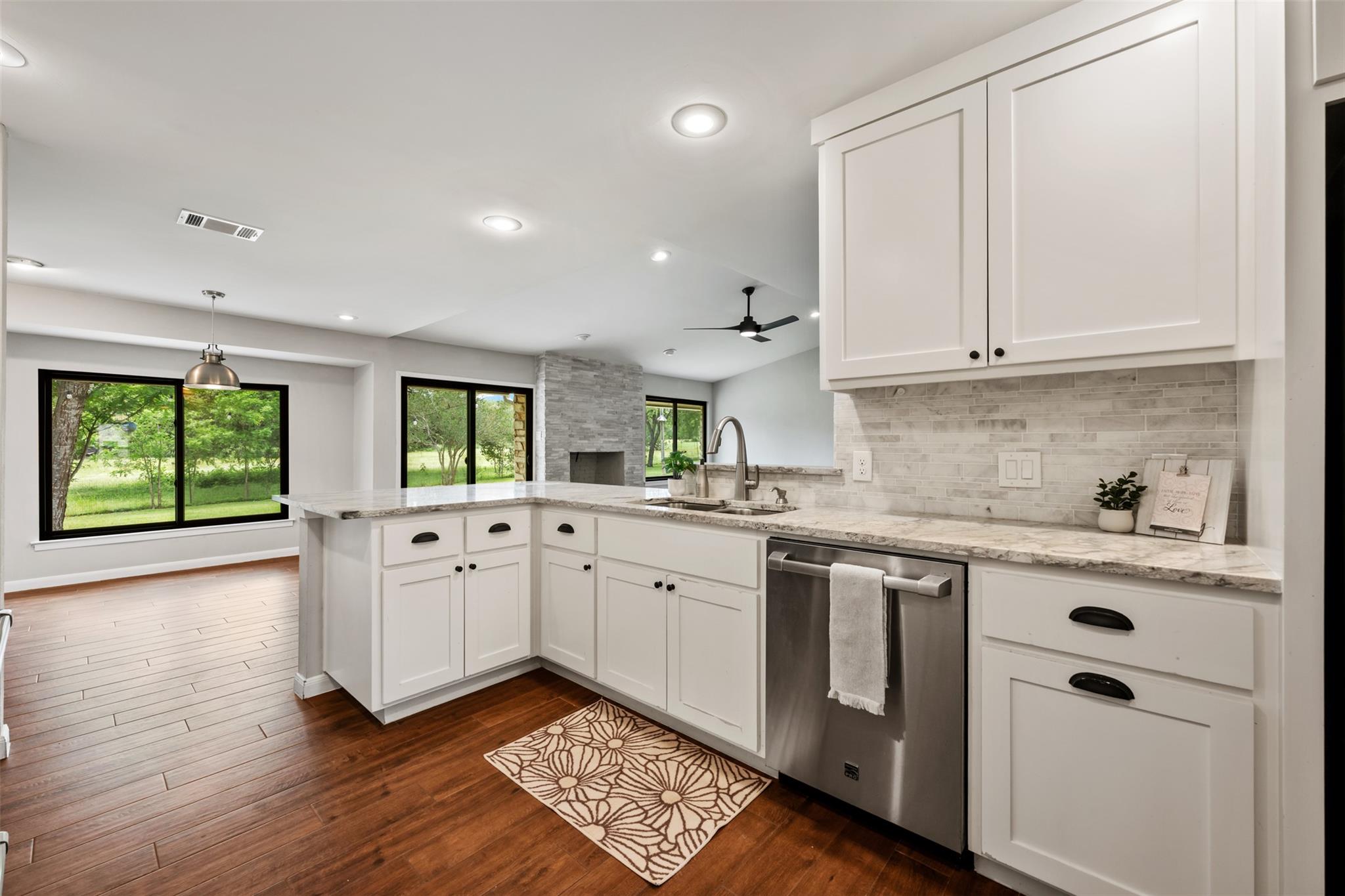 1600 Pin Oak Ln, Round Rock, TX 78681