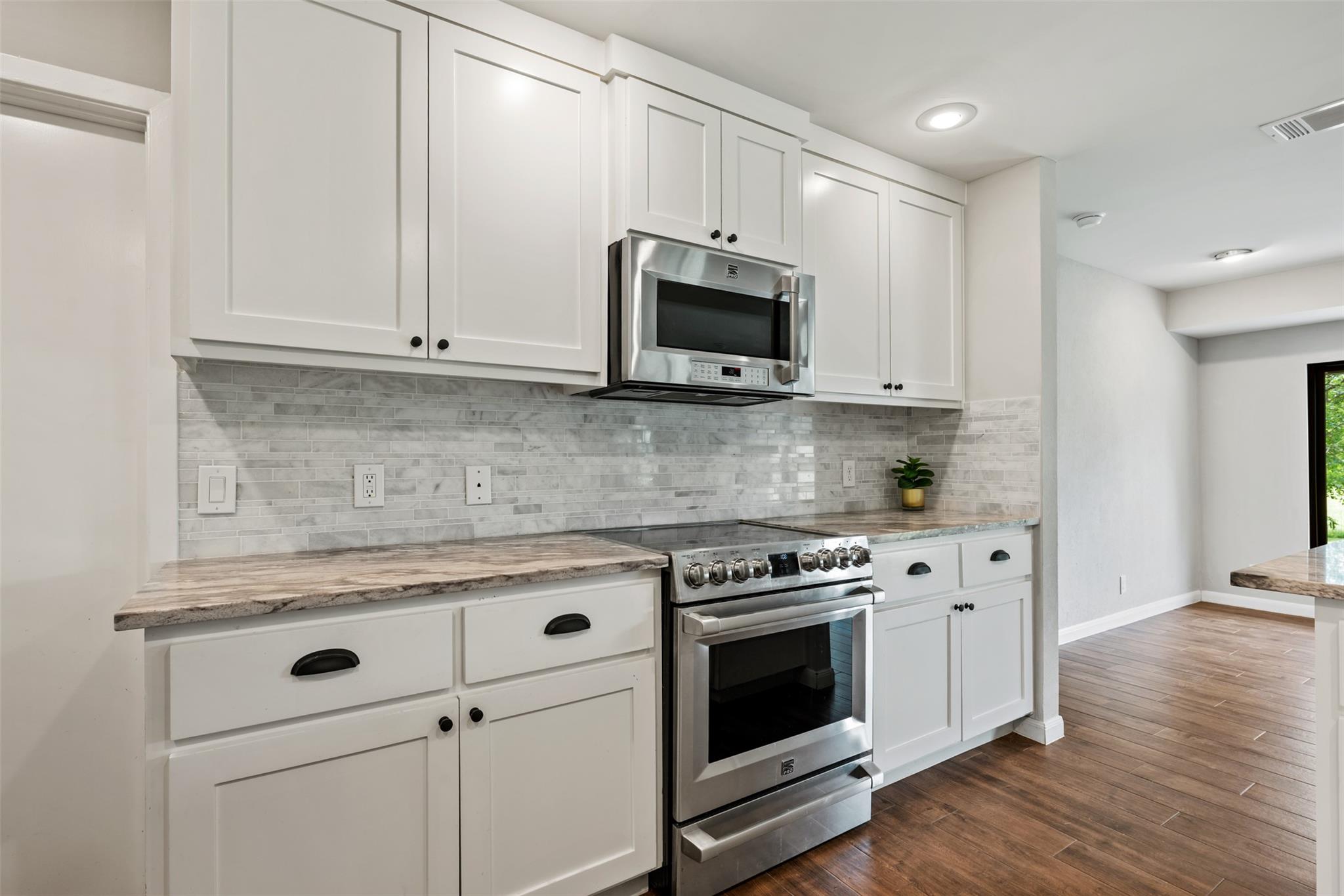 1600 Pin Oak Ln, Round Rock, TX 78681