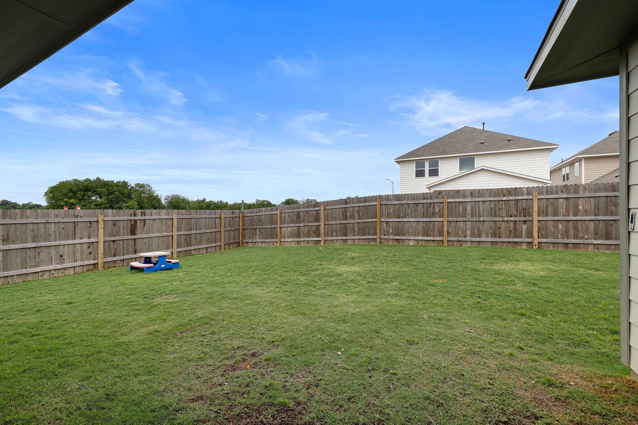 142 Prairie Falls Dr, Hutto, TX 78634