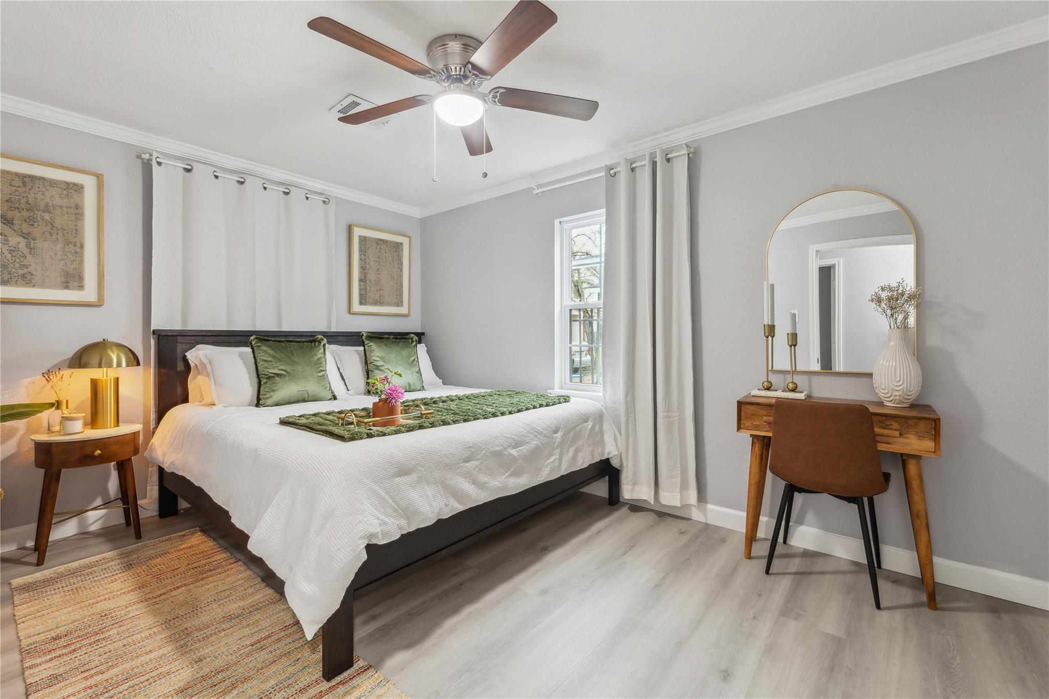 2105 E 17th St, Austin, TX 78702