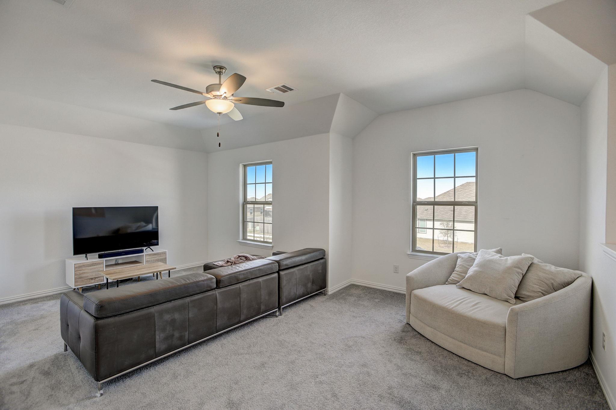 308 Monteforte Rd, Hutto, TX 78634