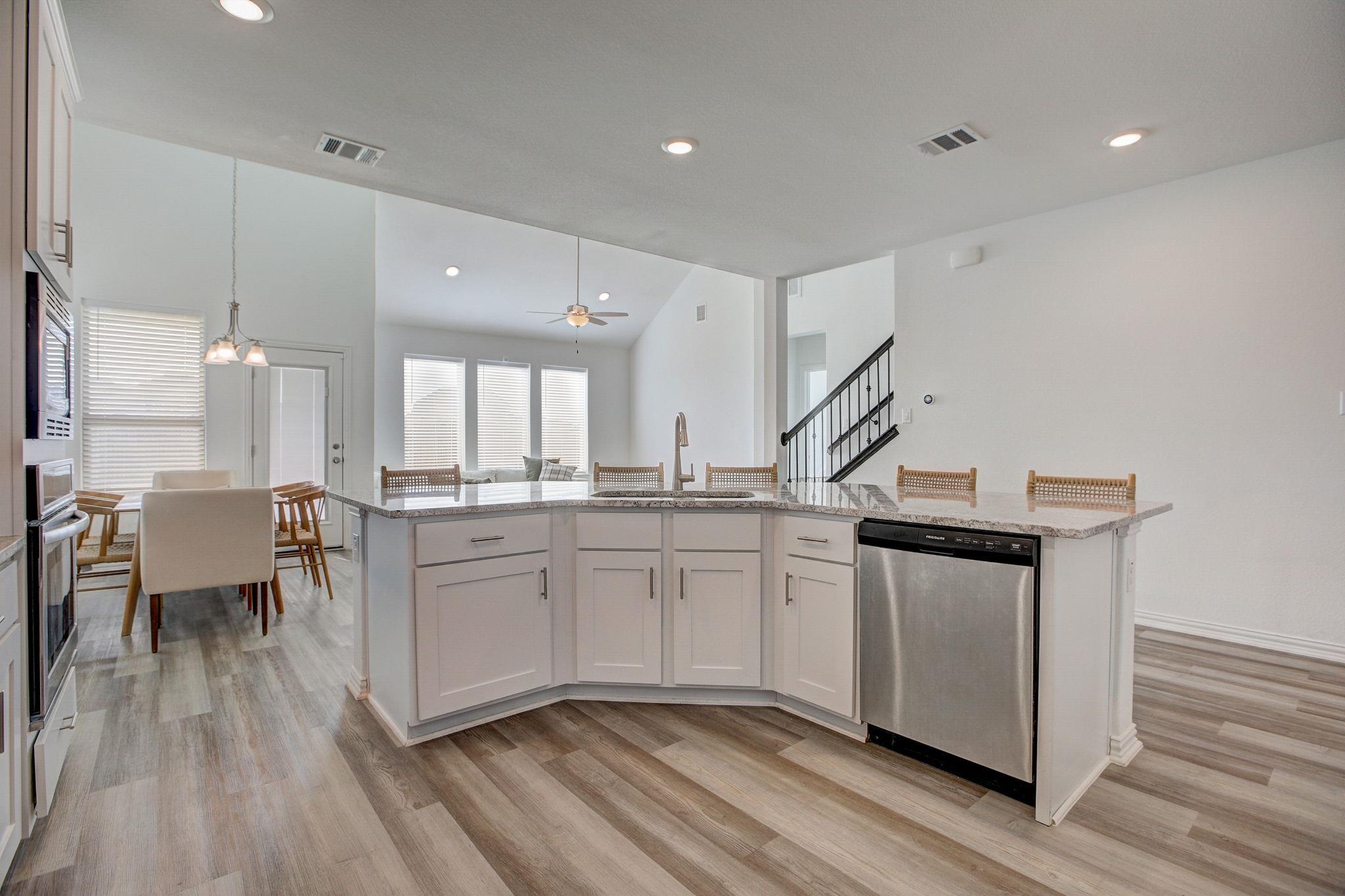 308 Monteforte Rd, Hutto, TX 78634