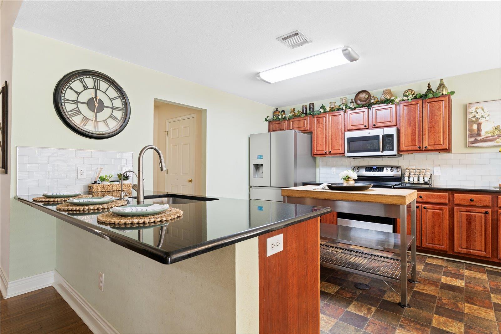 125 Fairway Ct, Bastrop, TX 78602