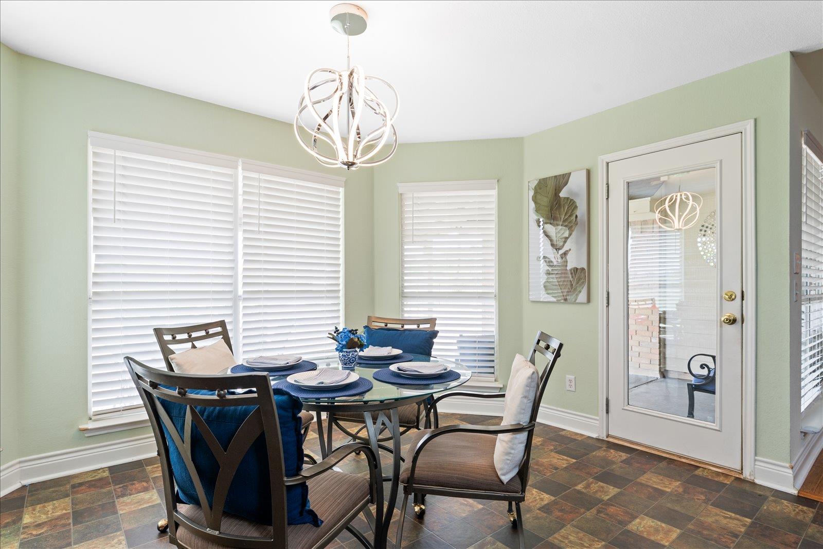 125 Fairway Ct, Bastrop, TX 78602
