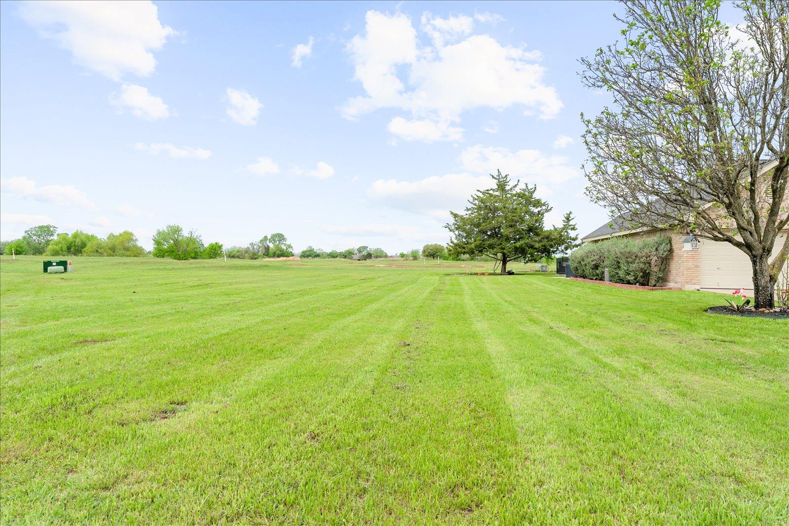125 Fairway Ct, Bastrop, TX 78602