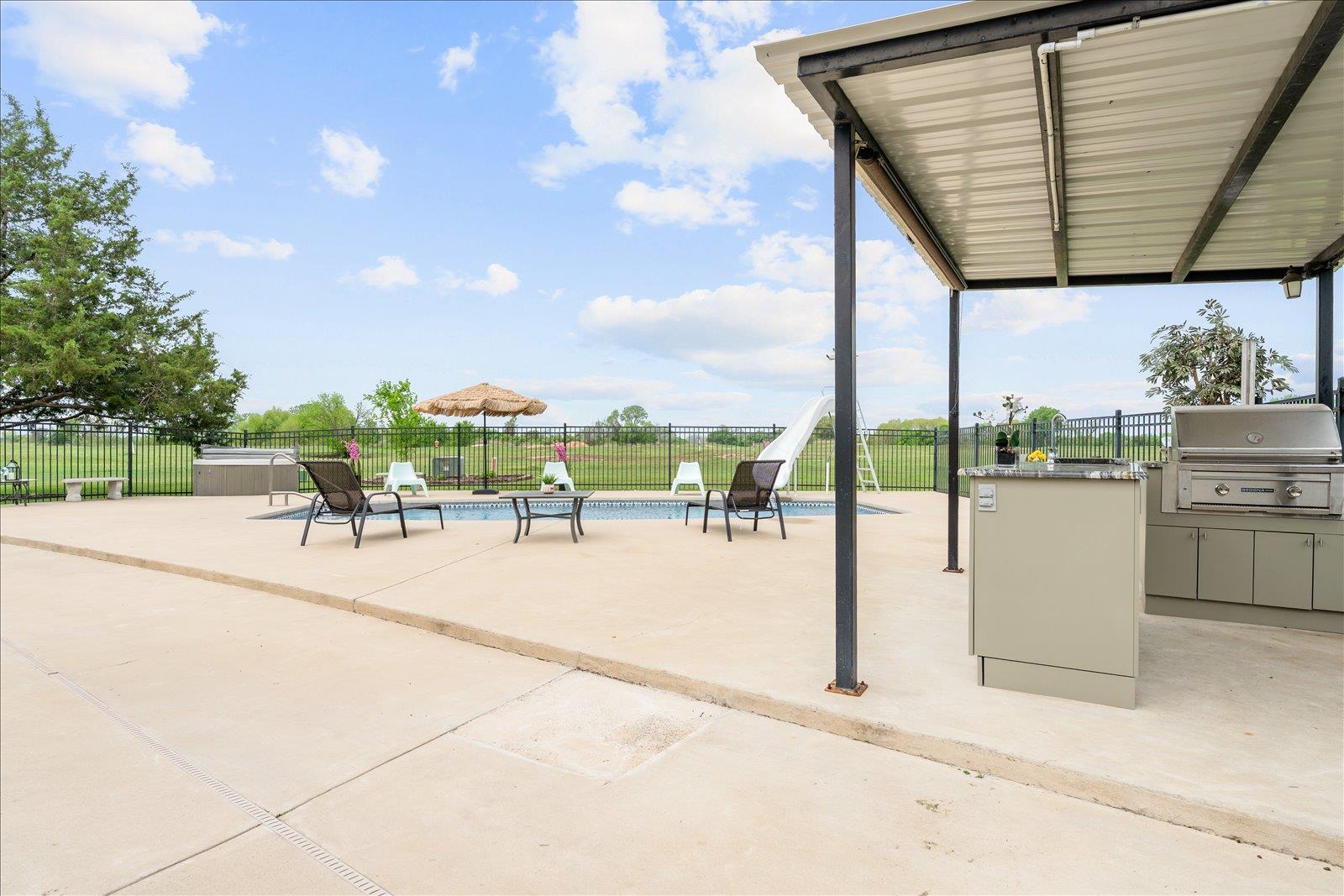 125 Fairway Ct, Bastrop, TX 78602