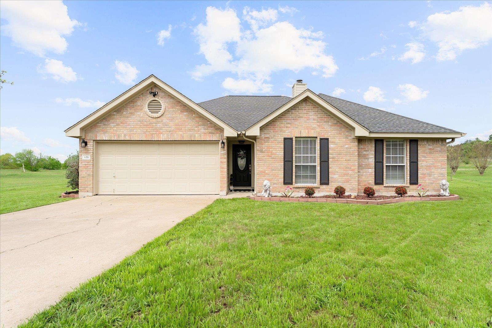 125 Fairway Ct, Bastrop, TX 78602