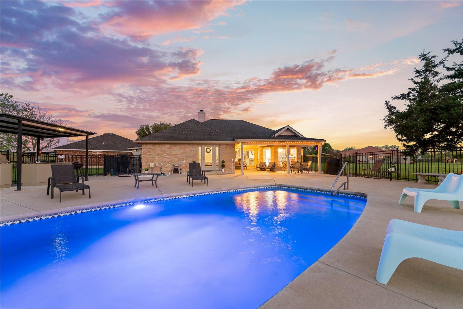 125 Fairway Ct, Bastrop, TX 78602