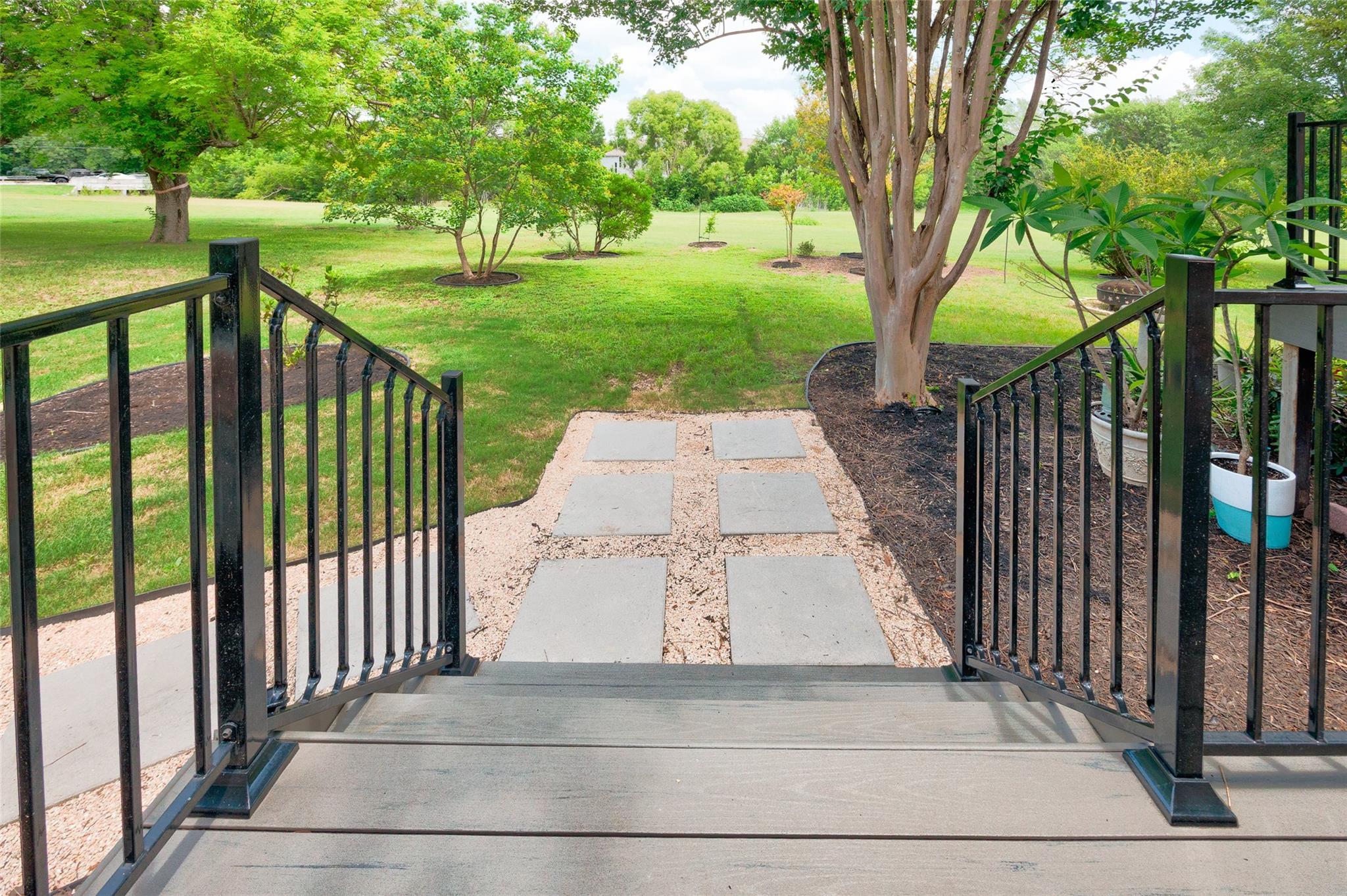2400 Dunes Dr, Pflugerville, TX 78660